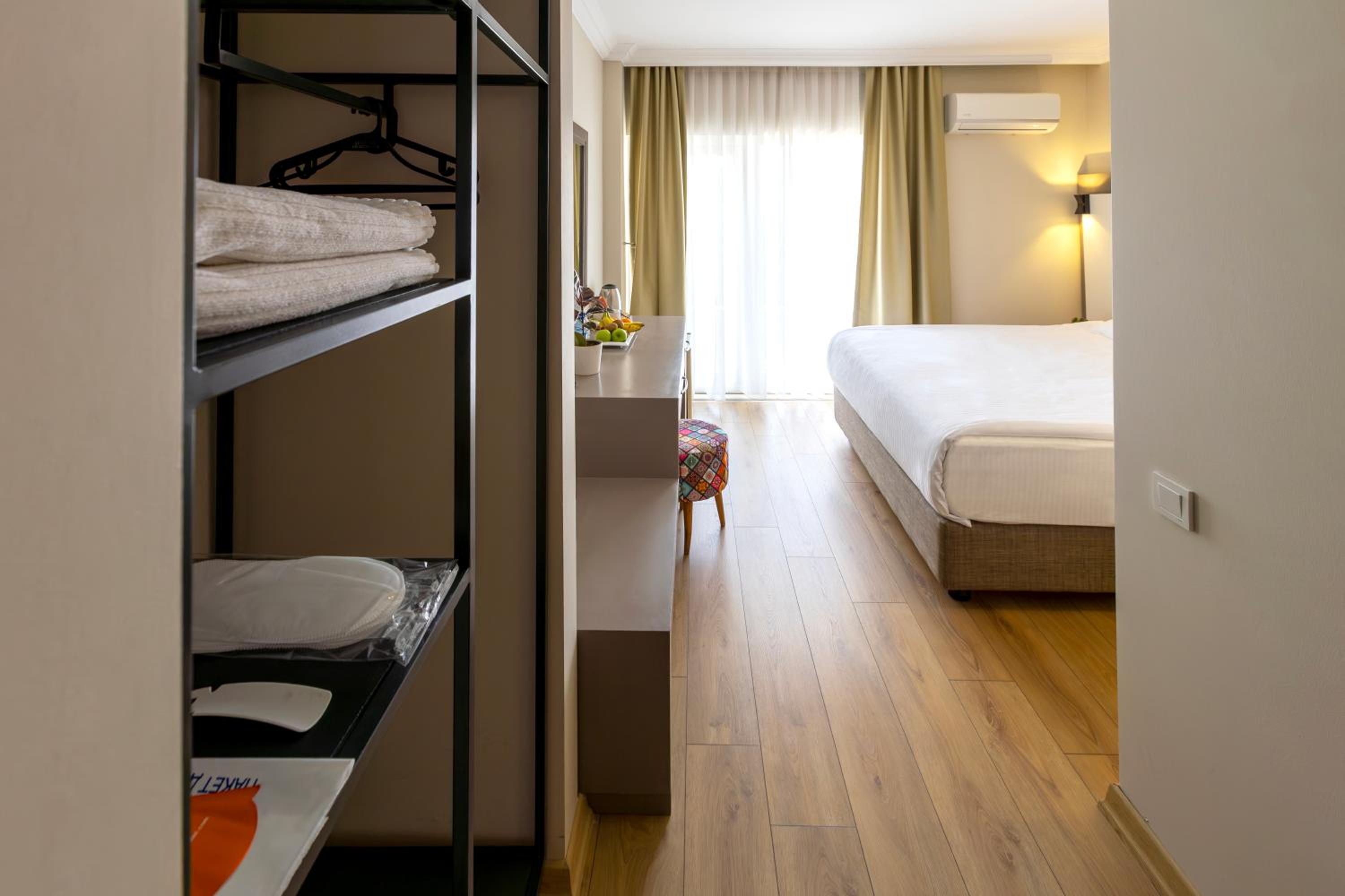 Mene City Hotel - Image 38