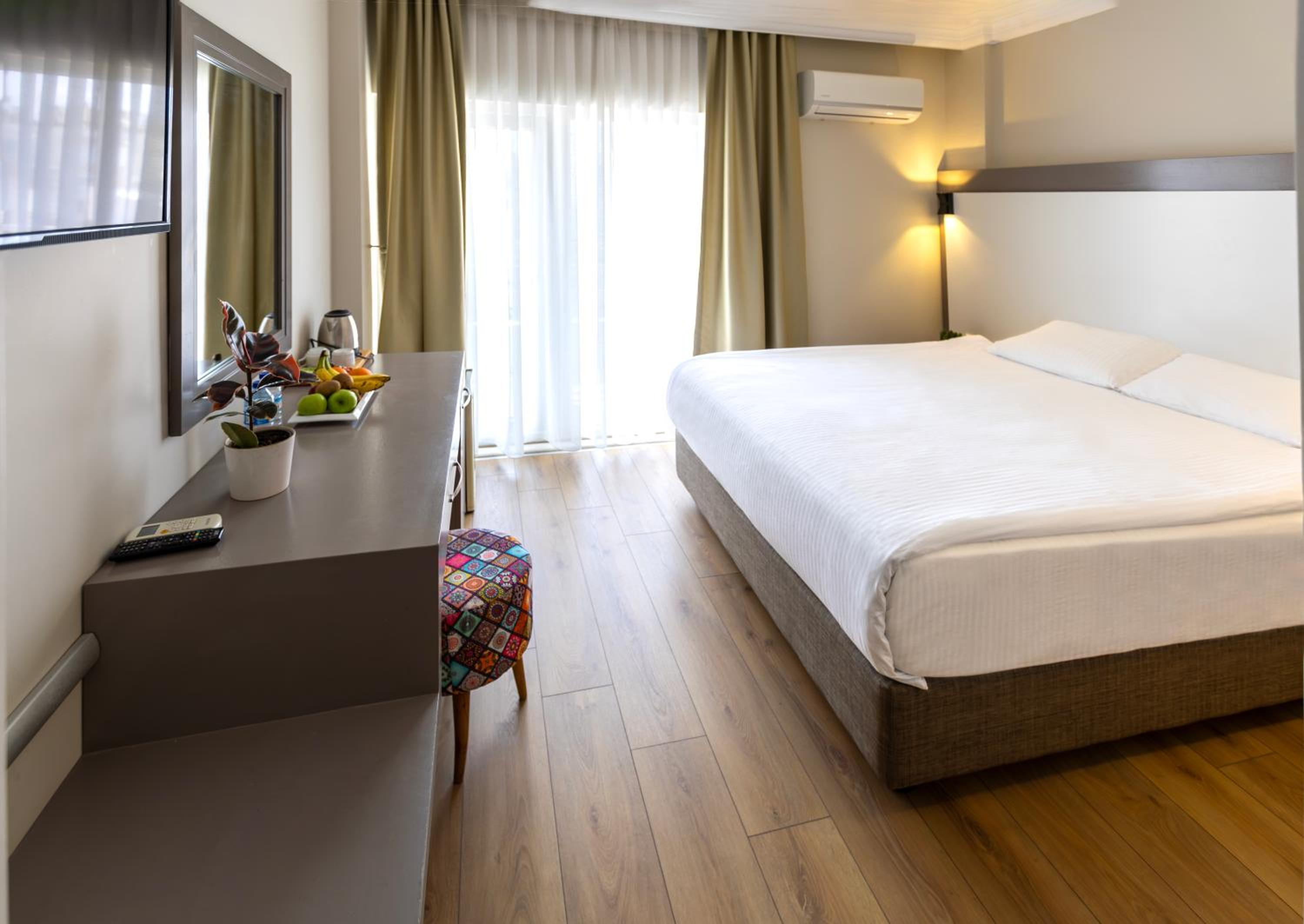 Mene City Hotel - Image 40