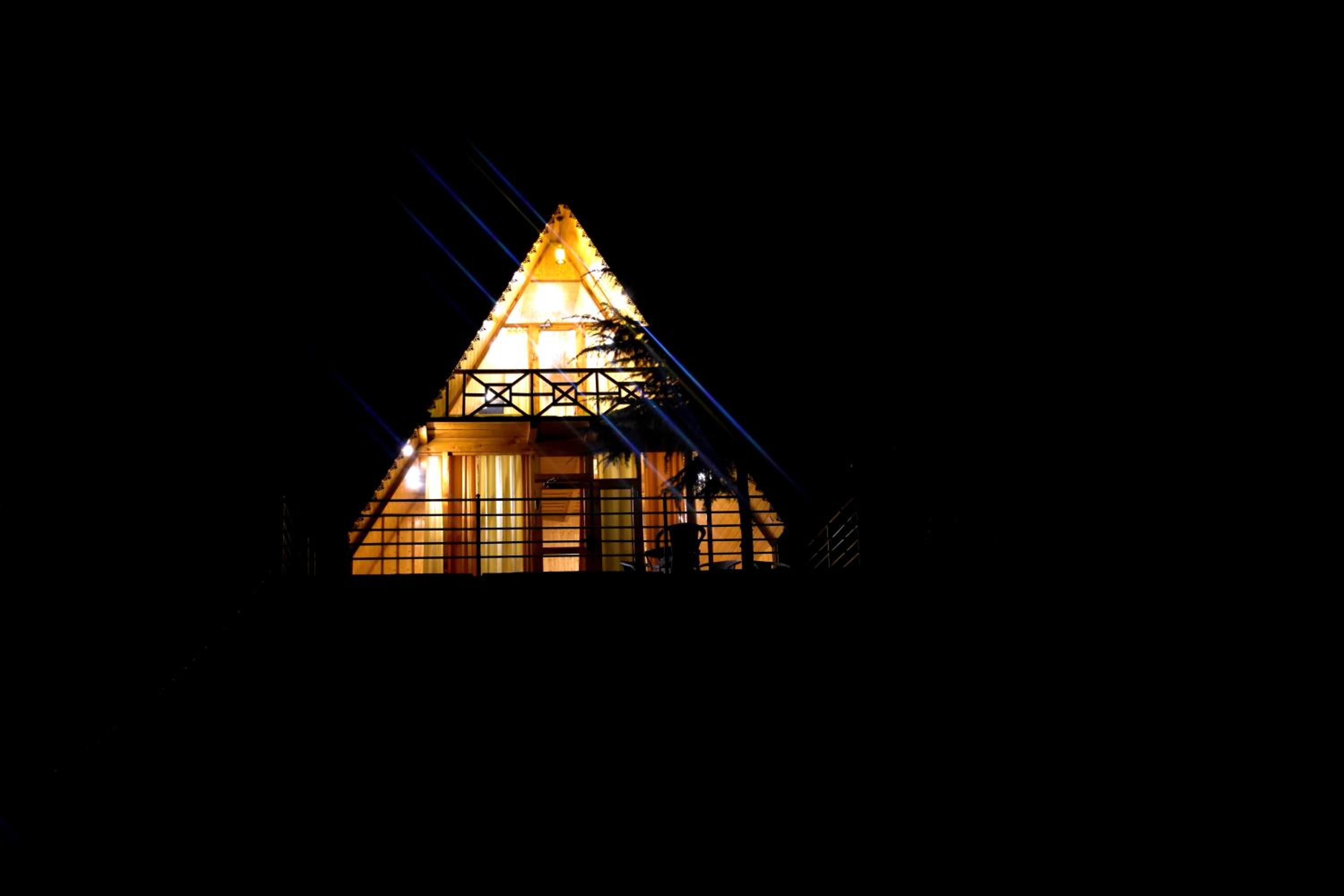 winterfell treehouse jibhi view 4