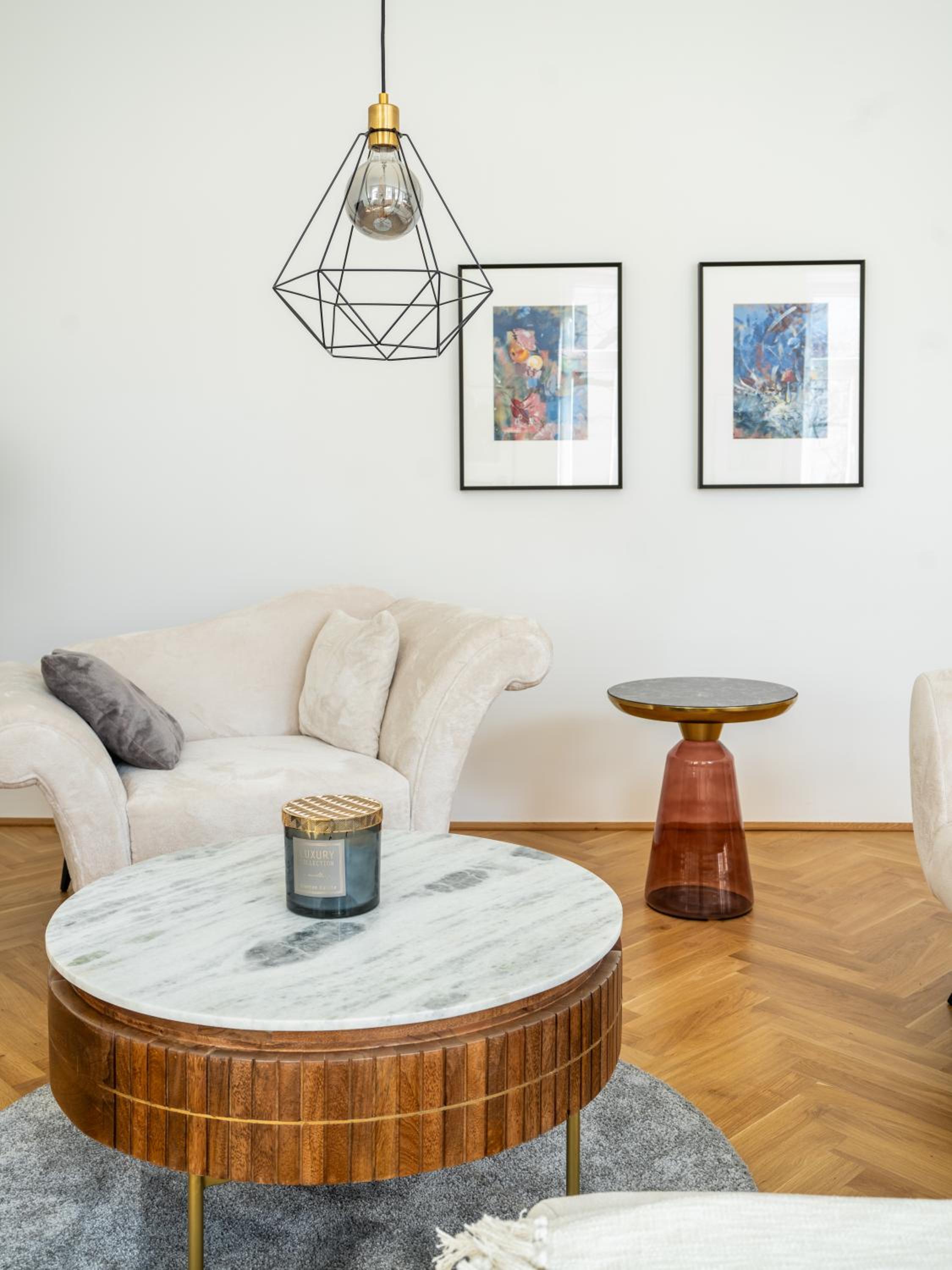 Josefstadt City Apartment is Calling