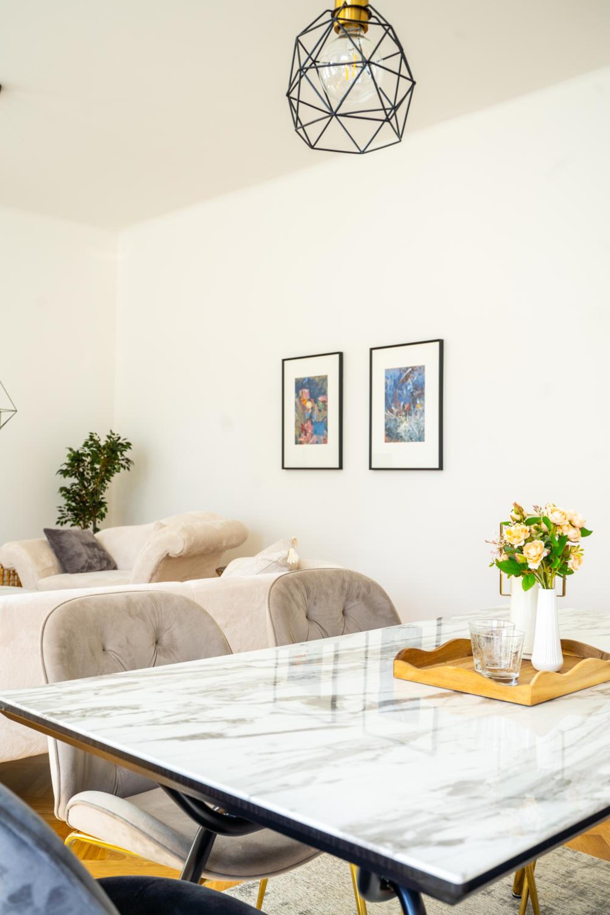 Josefstadt City Apartment is Calling
