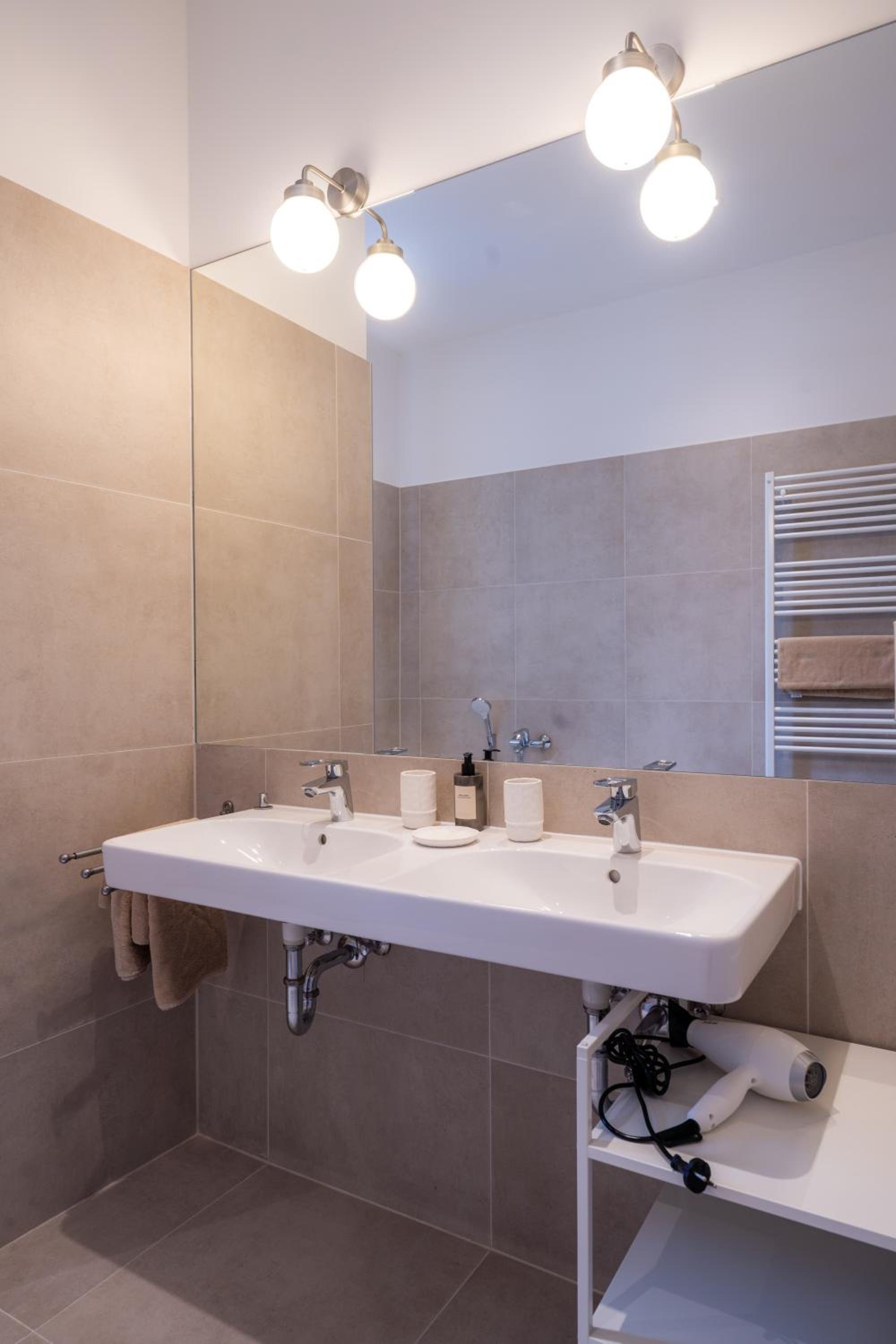 Josefstadt City Apartment is Calling
