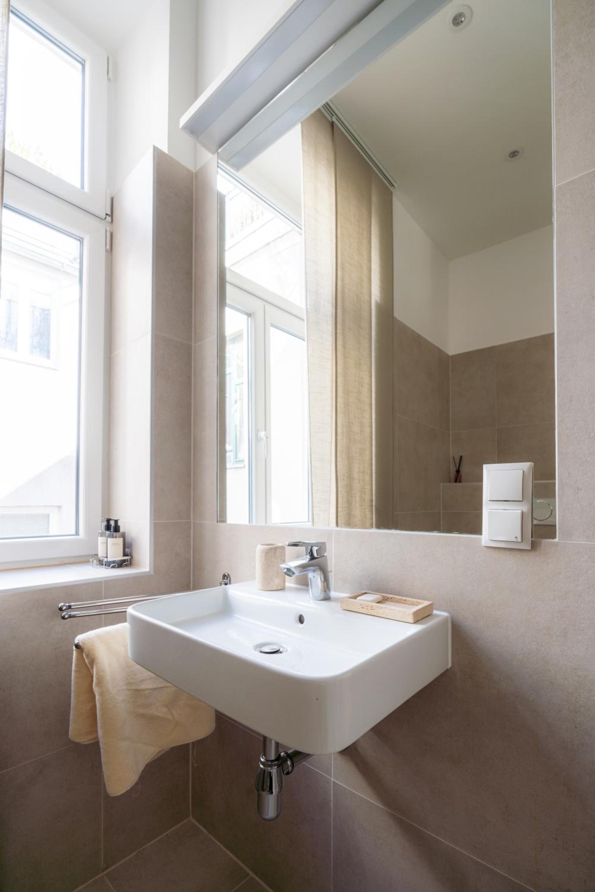 Josefstadt City Apartment is Calling