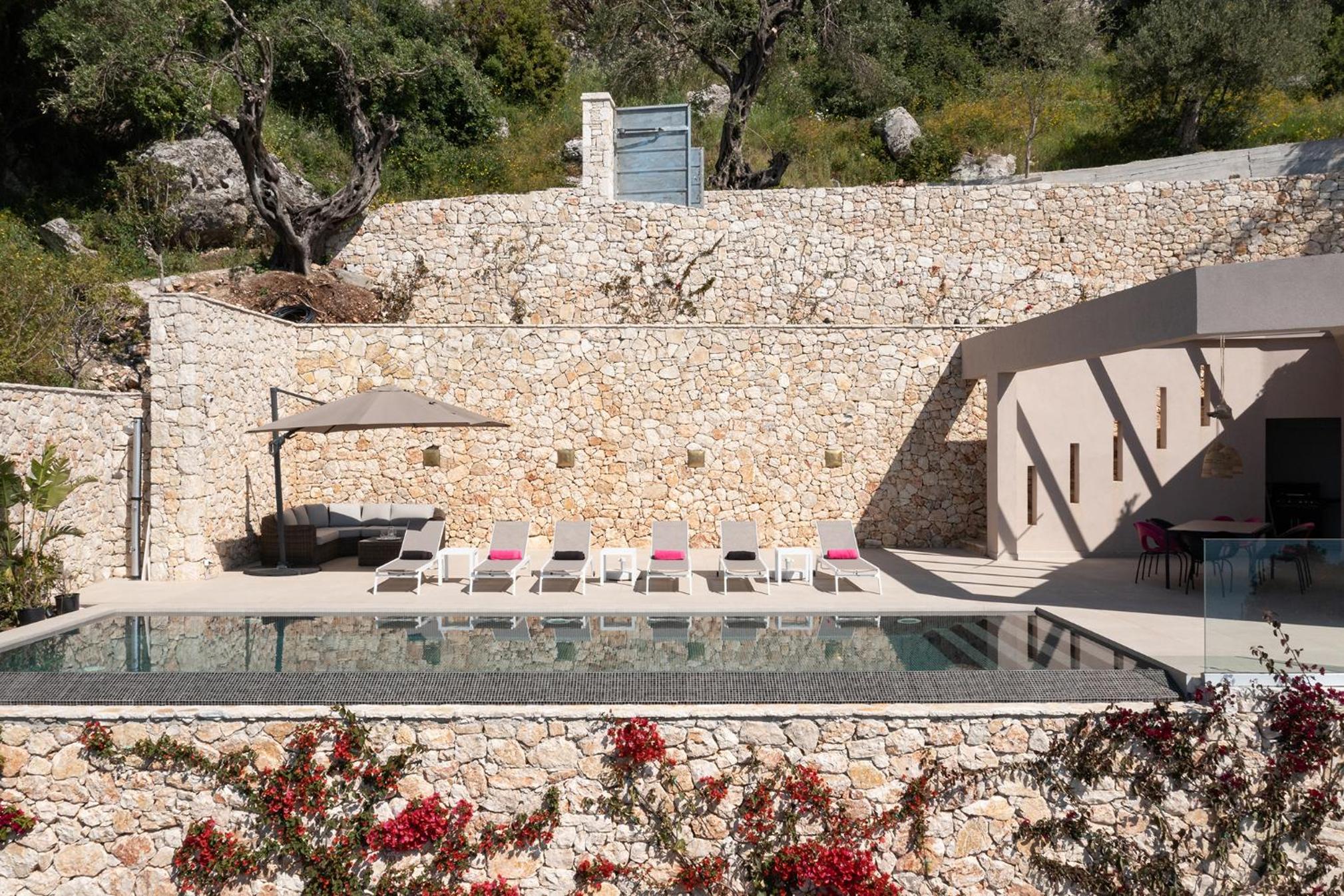 AGNI DREAM Villa luxe face à la mer à Corfou view 4