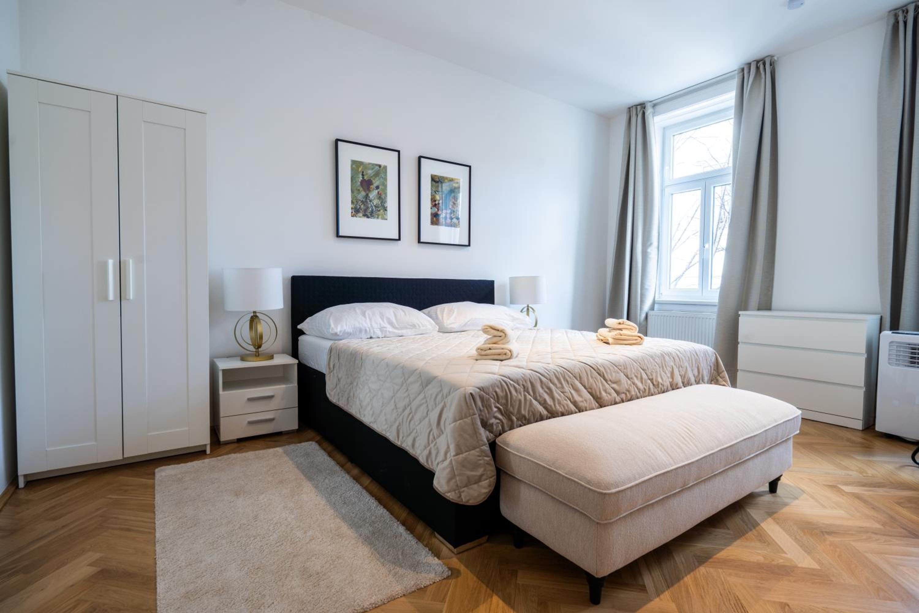 Josefstadt City Apartment is Calling