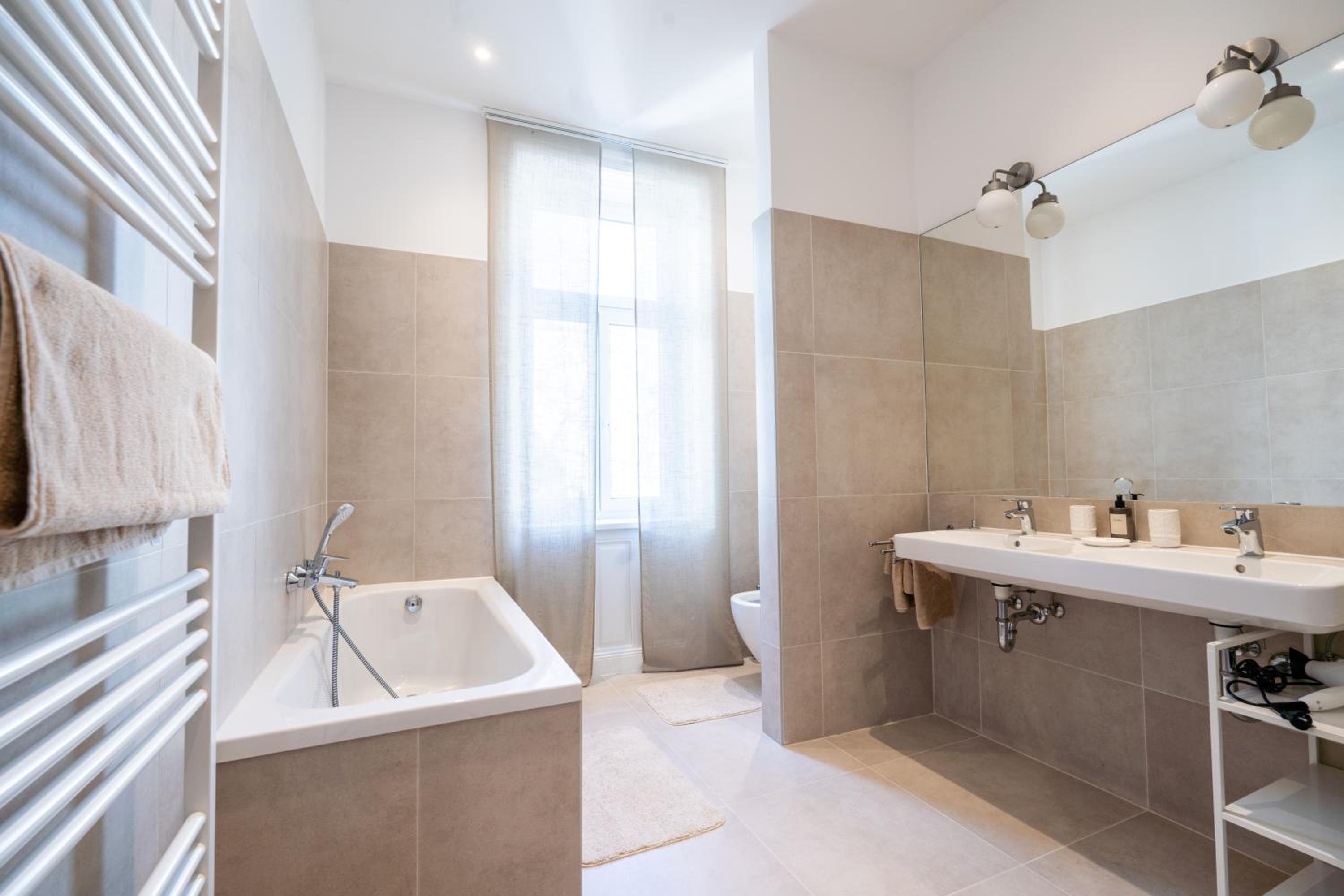 Josefstadt City Apartment is Calling