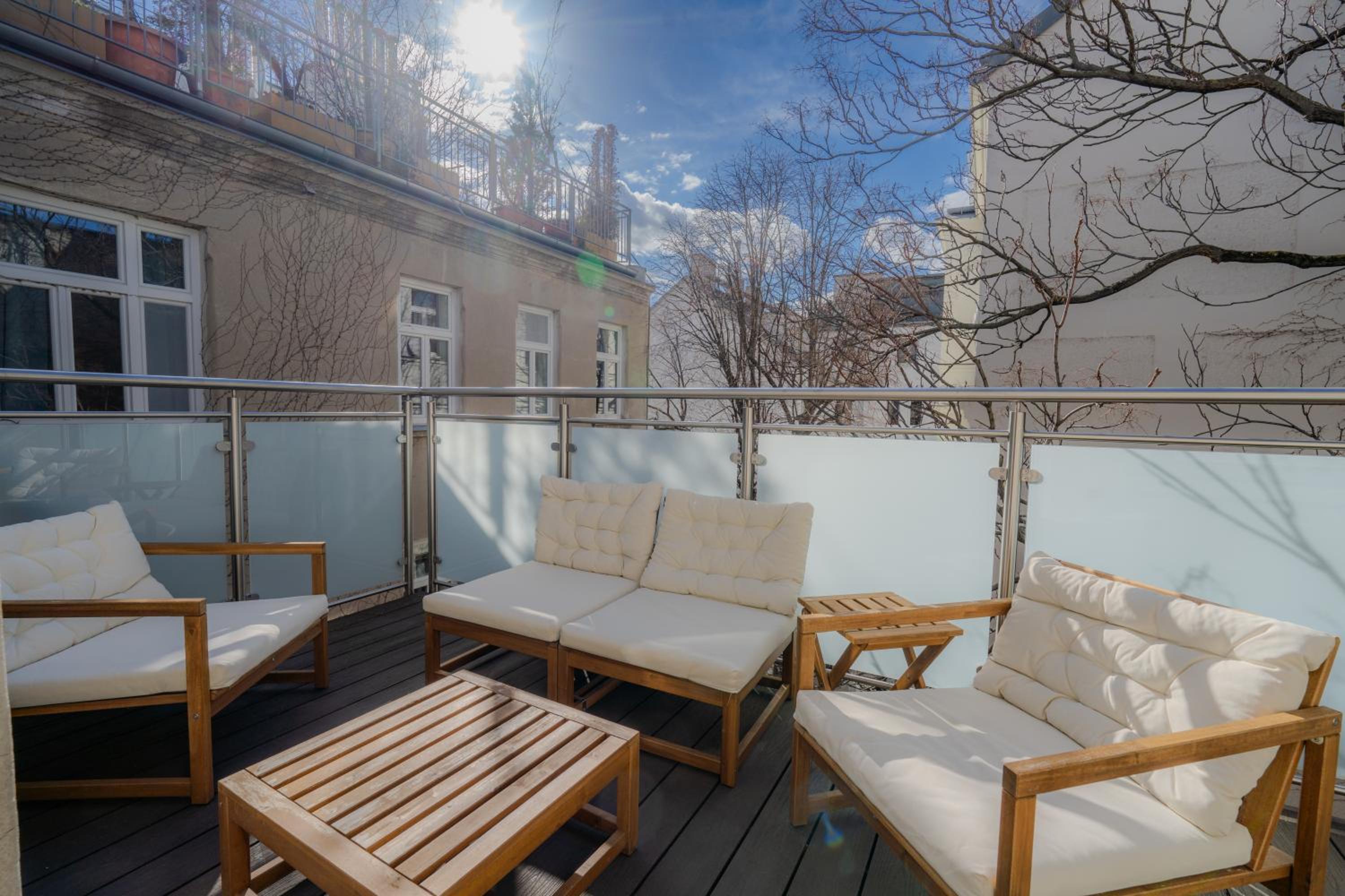 Josefstadt City Apartment is Calling