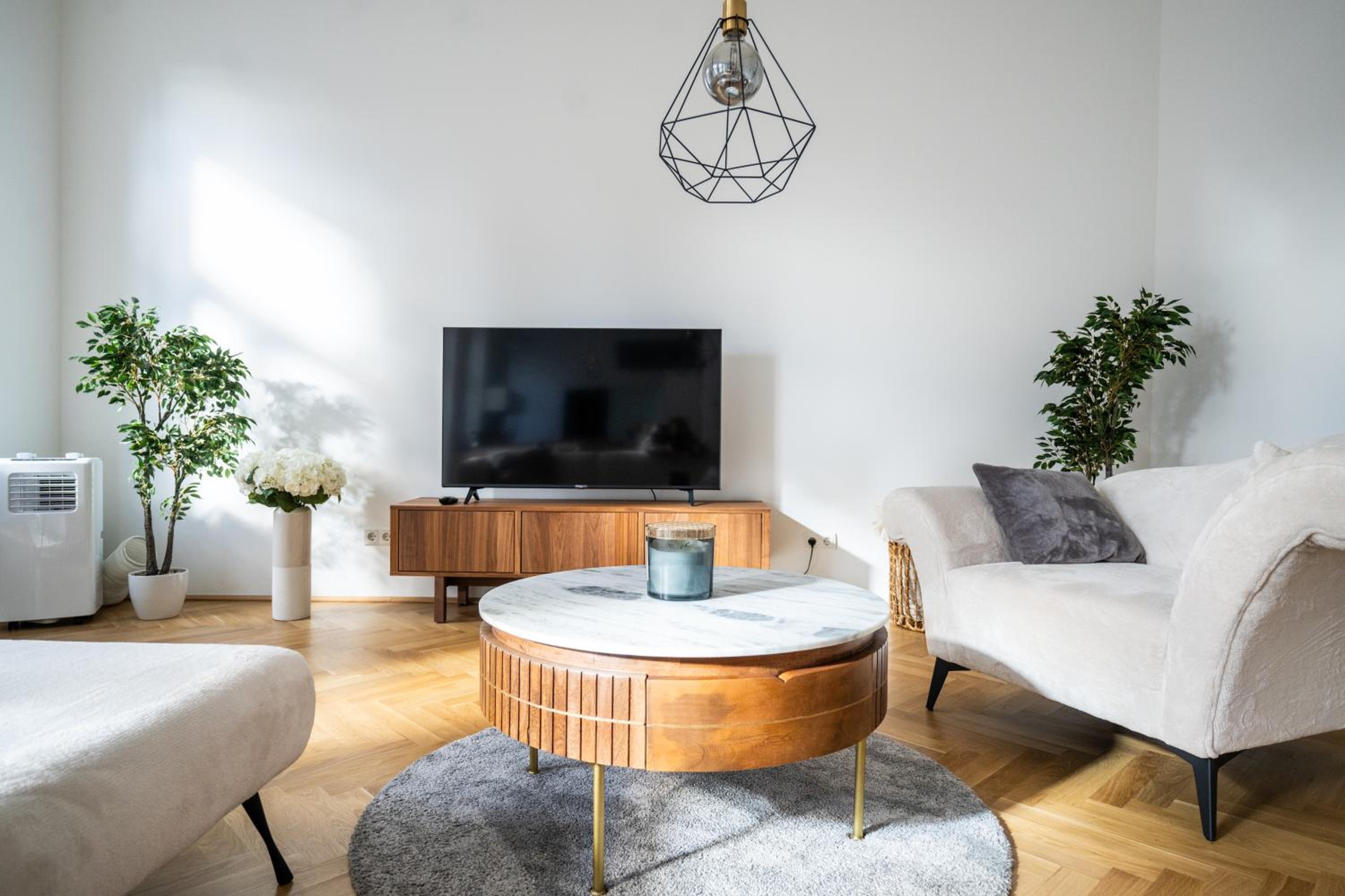 Josefstadt City Apartment is Calling