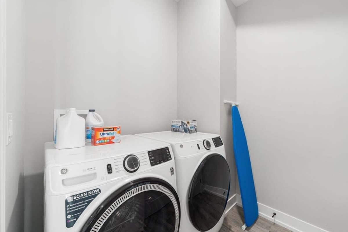 Lovely 3bed 3bath Brand New Apt w 4 beds & Balcony photo 2