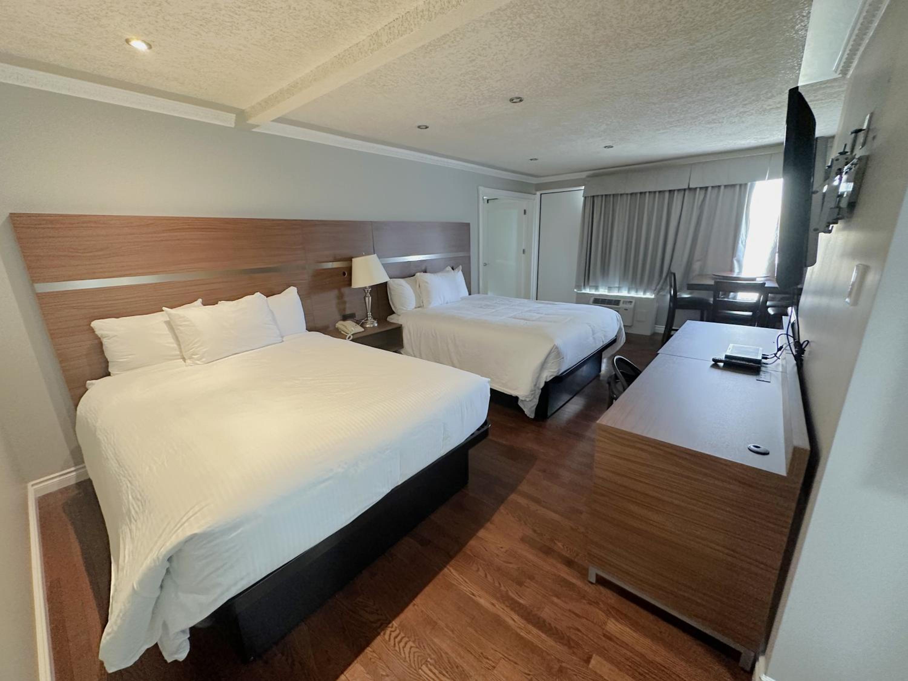 Edson Vacations - Baymont by Wyndham Edson - Property Image 4