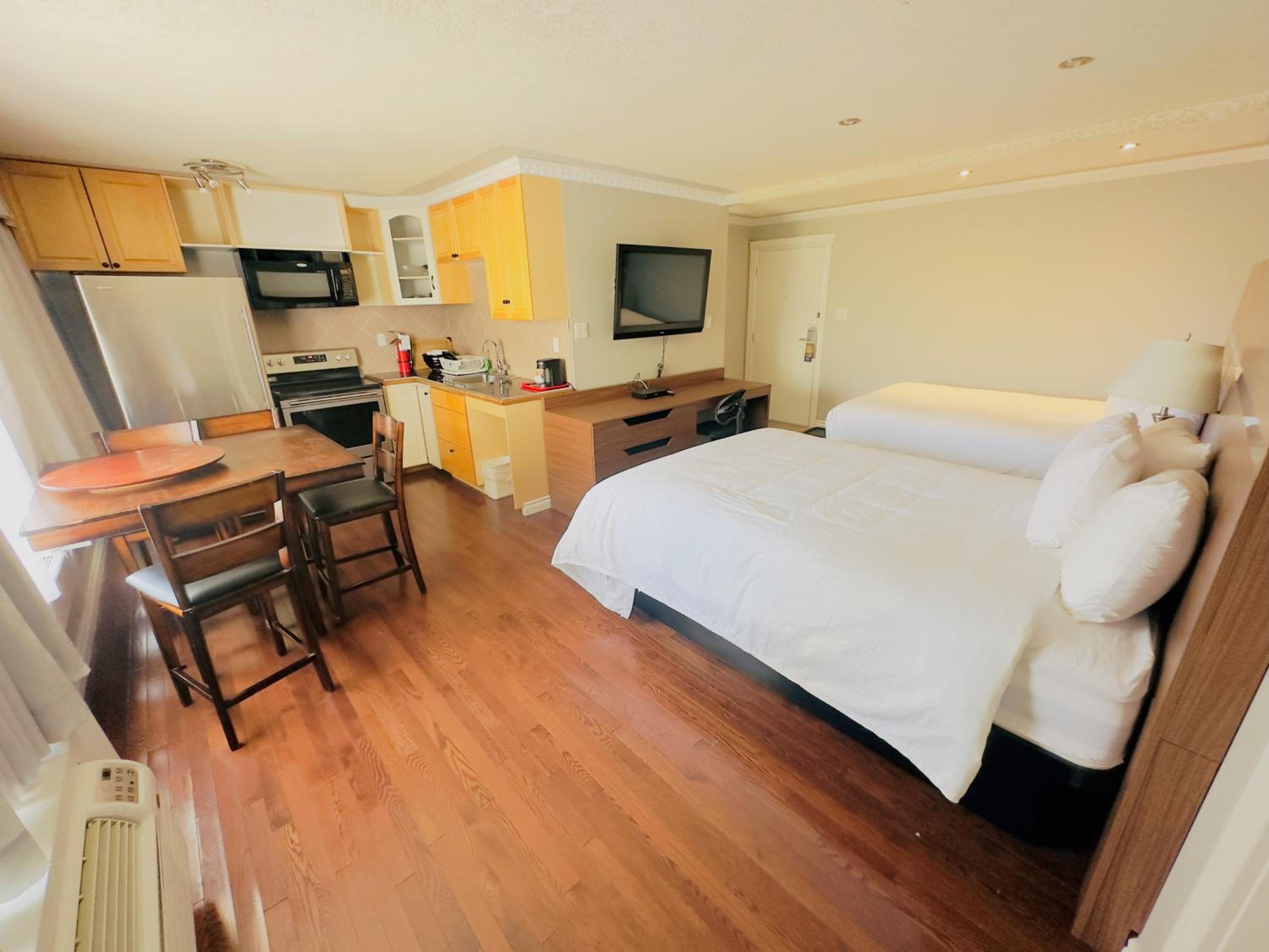 Edson Vacations - Baymont by Wyndham Edson - Property Image 9