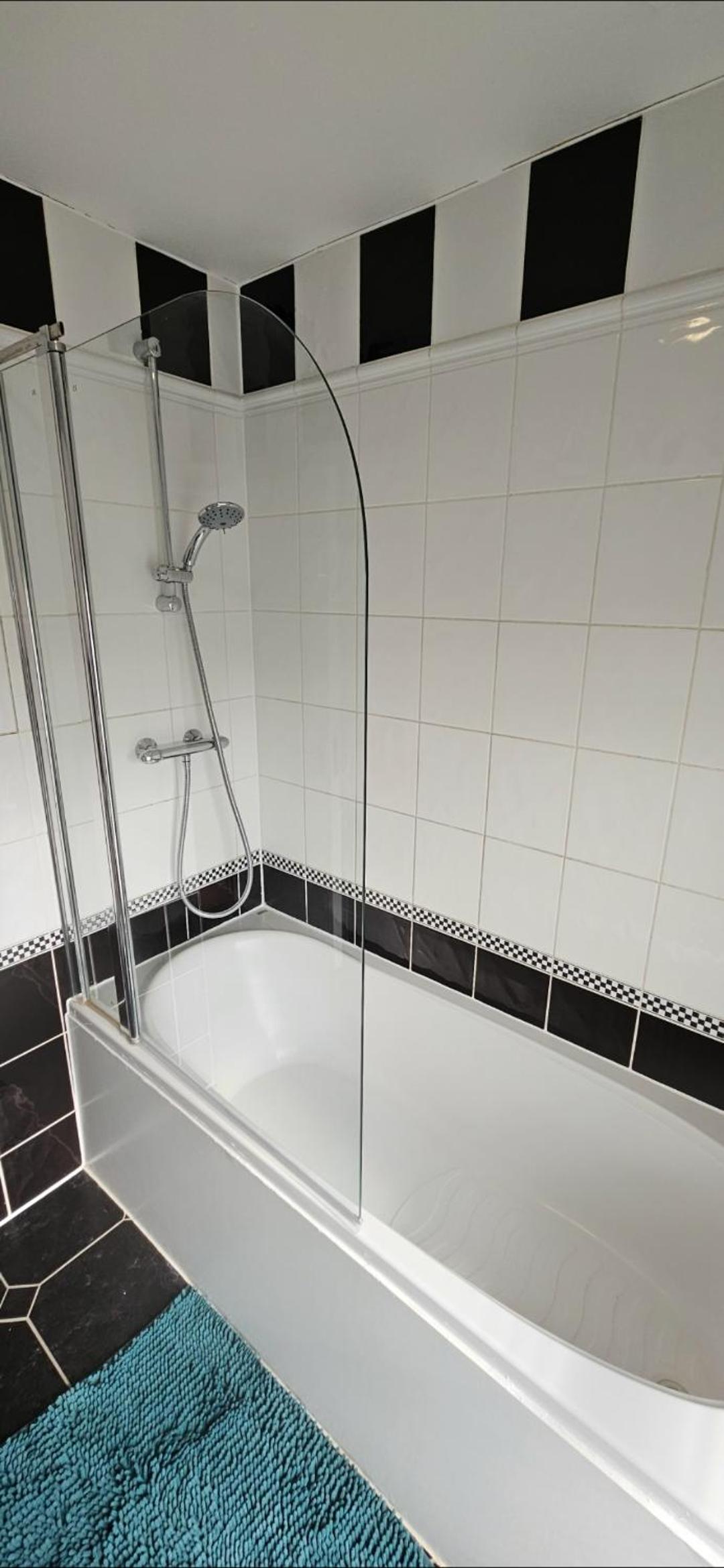 2 bedroom apartment in Gravesend 10 mins walk from train station with free parking view 3