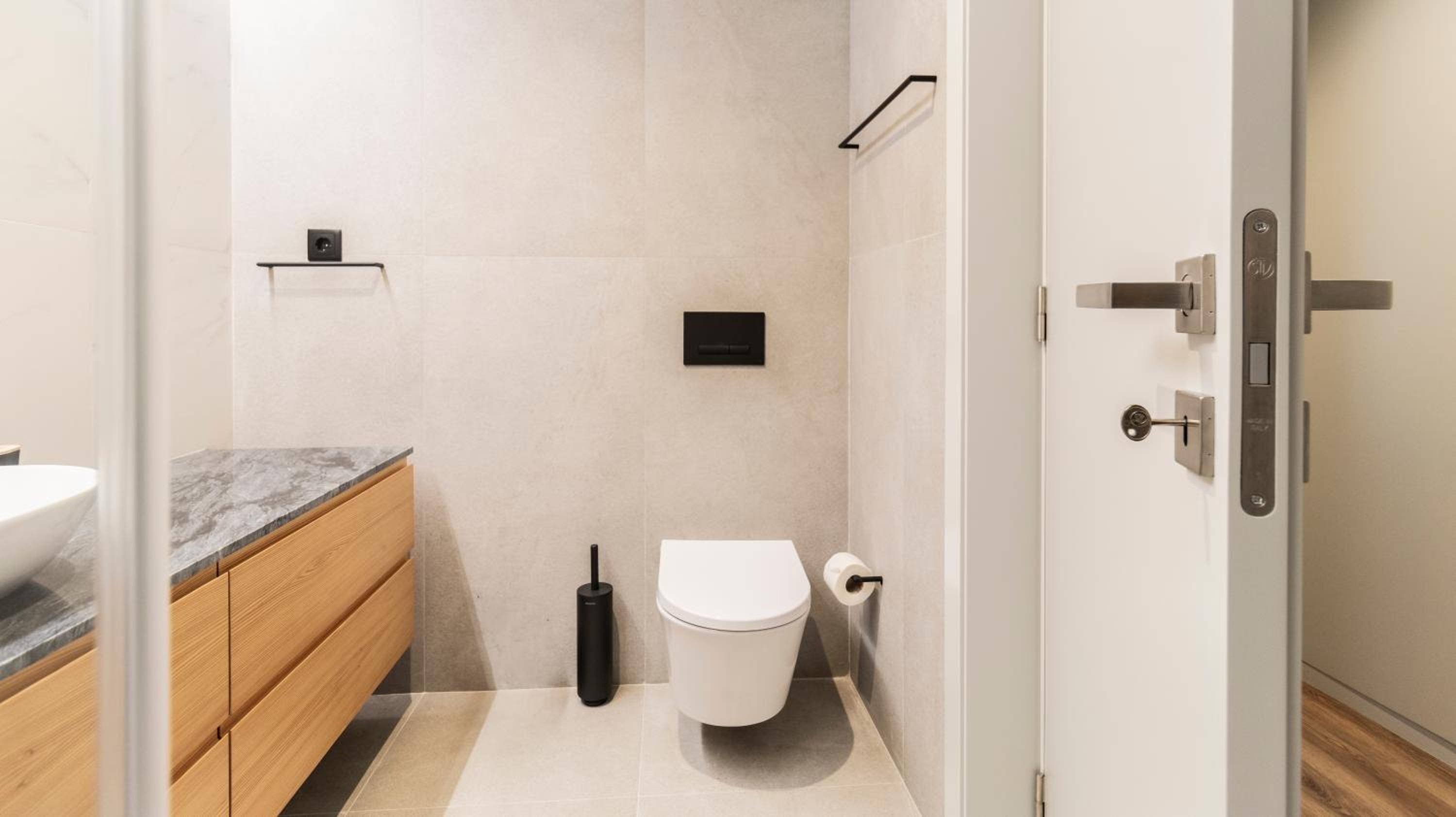 RUAH Apartments by LovelyStay