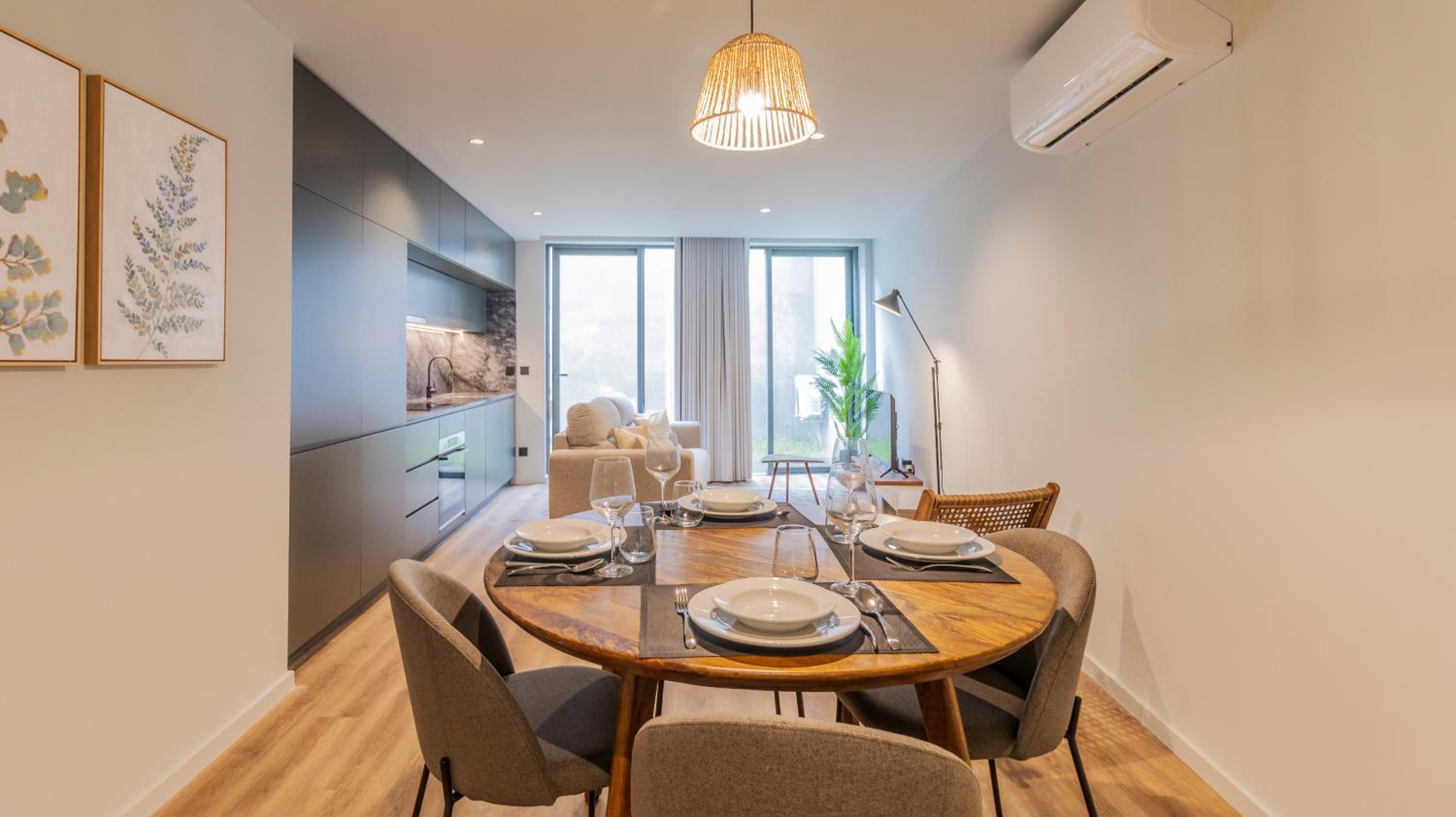 RUAH Apartments by LovelyStay