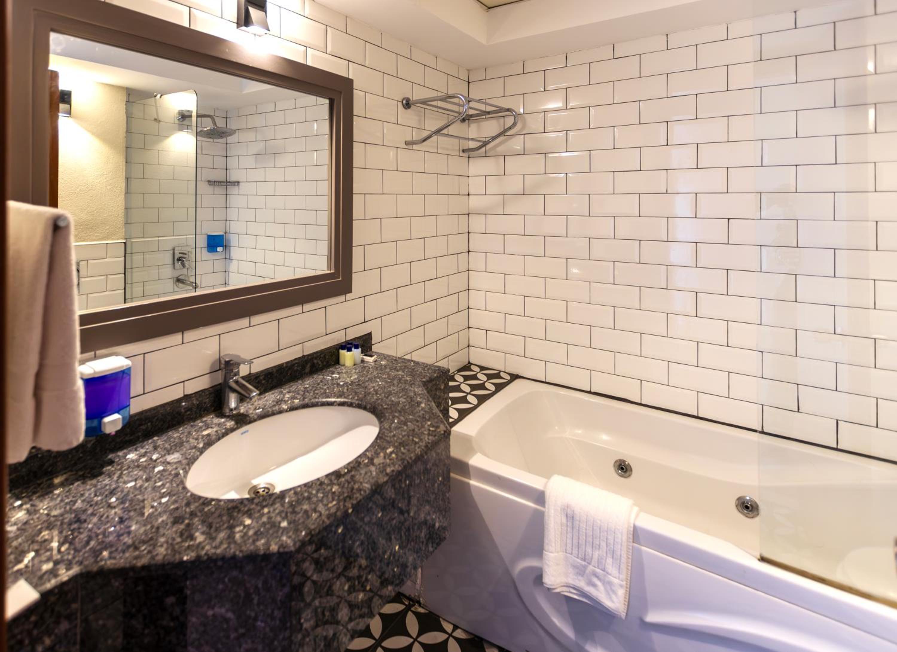 Mene City Hotel - Image 77