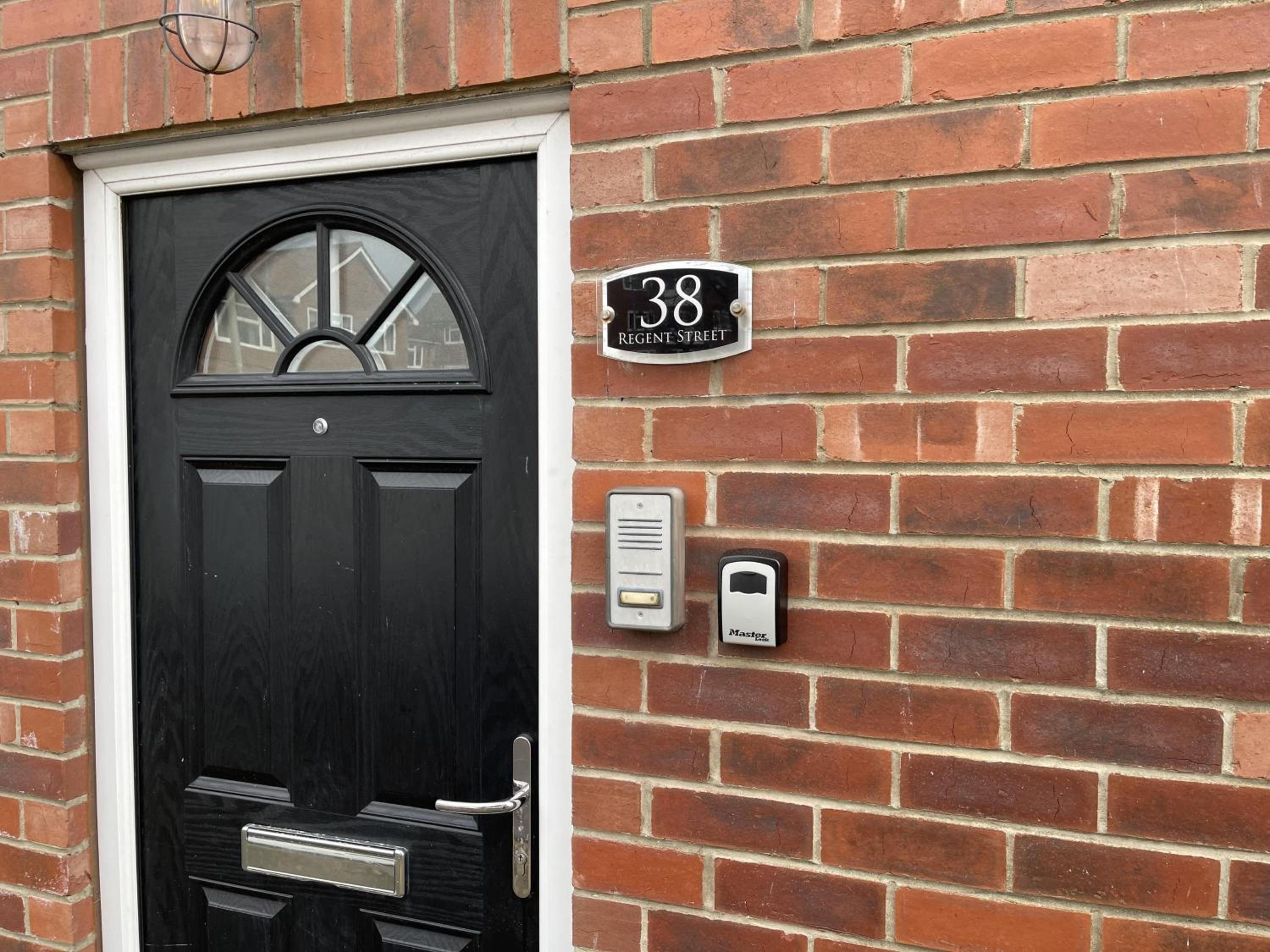 2 Bed Apartment - Sleeps 4 - Wifi view 2