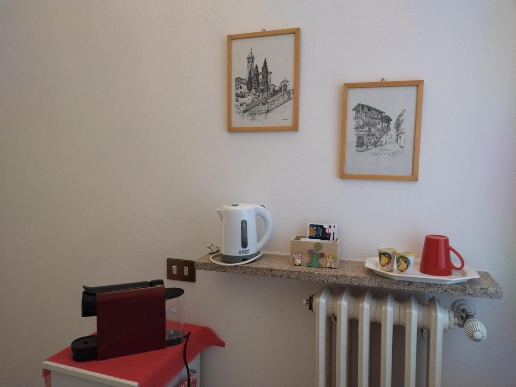 LATTE E MIELE en Stresa — kitchen