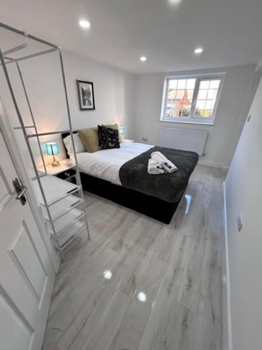 Lichfield City Cathedral Walk 3 Bedroom Coachhouse view 3