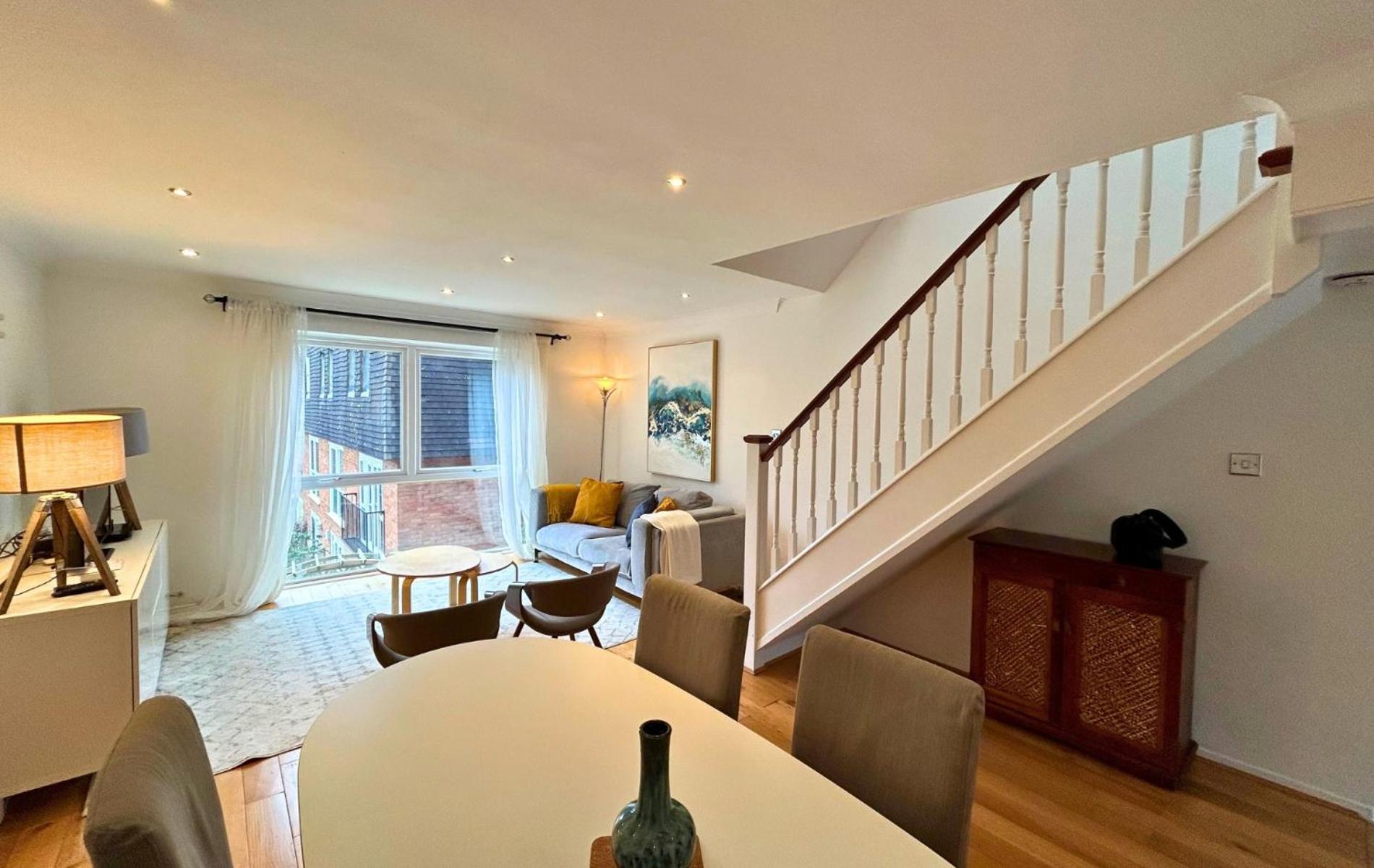 Putney Stylish Fantastically located 4 bedroom Townhouse view 5