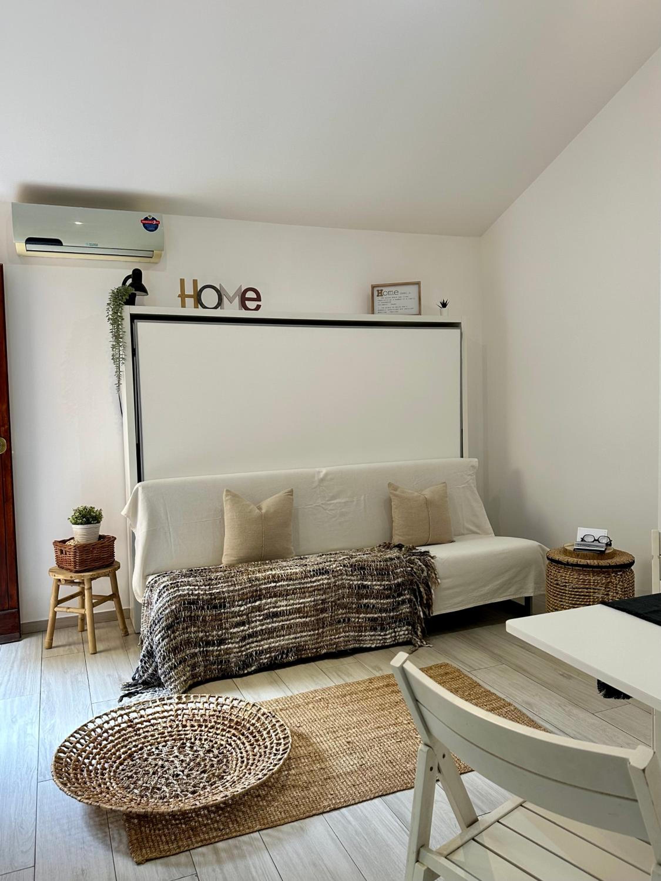 Eleonora House