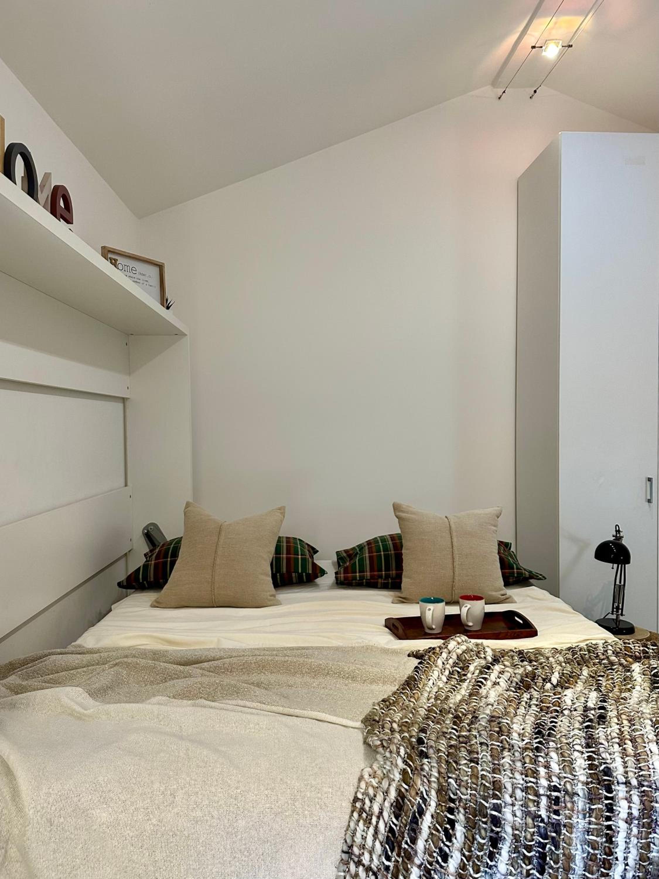 Eleonora House