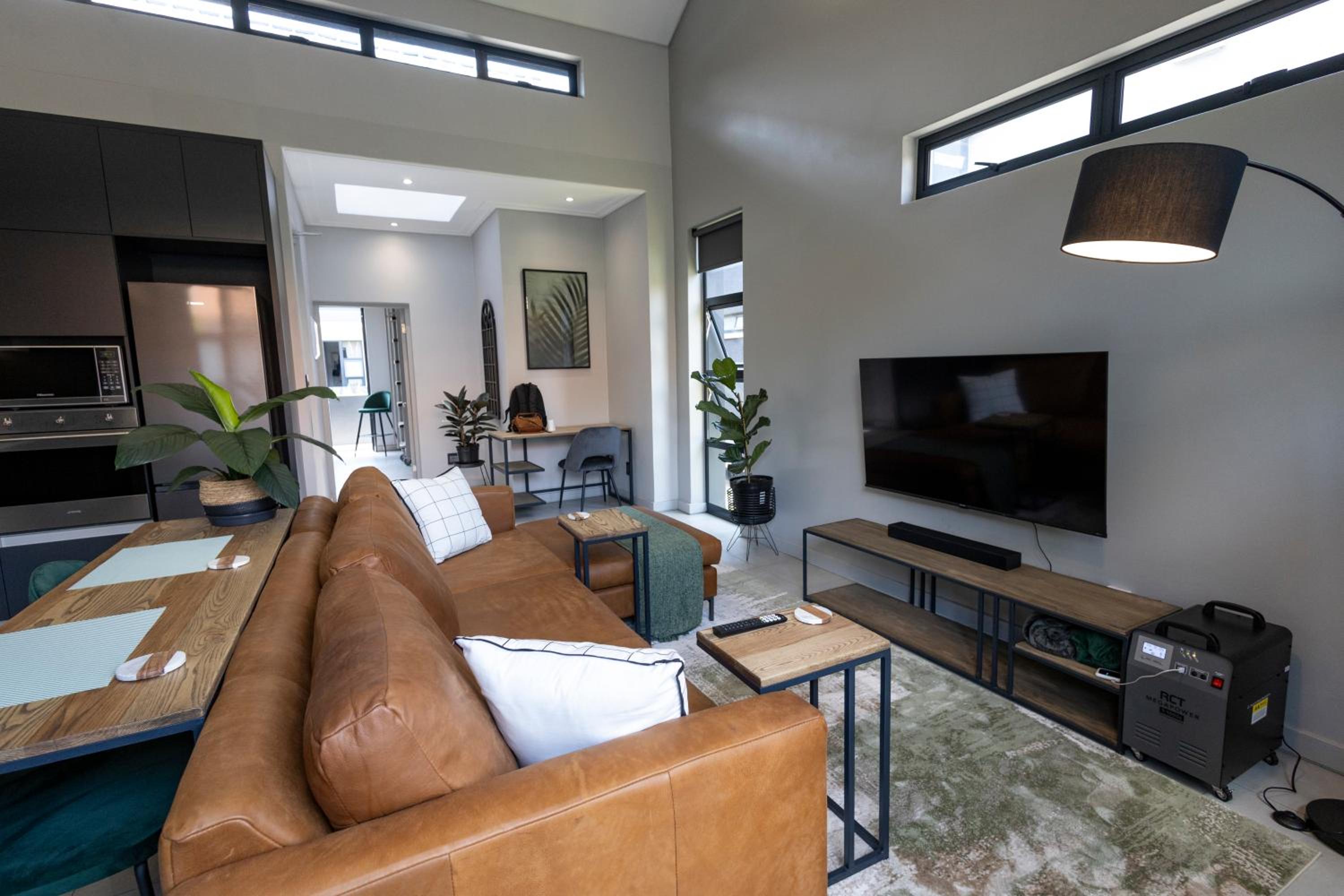 Luxurious Upmarket Apartment view 2