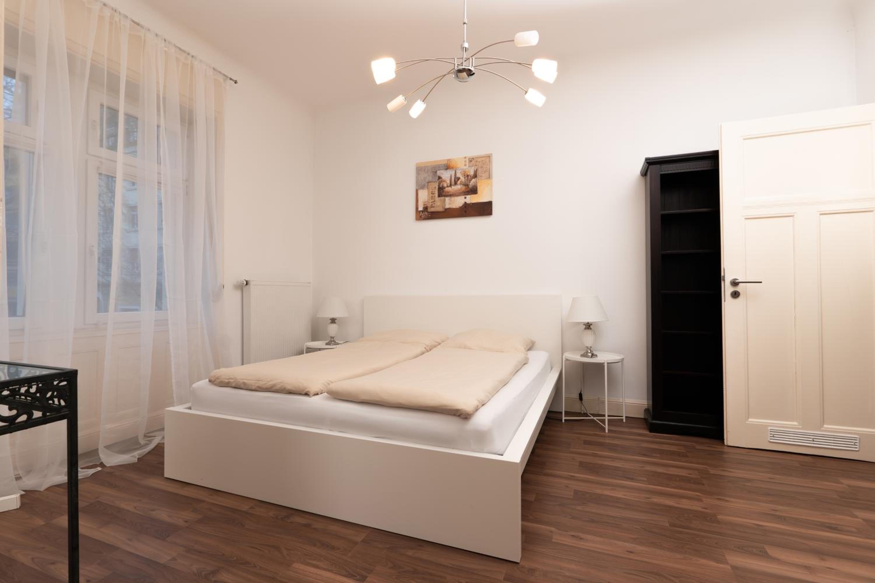 Zentrales Apartment im Westend I Küche I Balkon I für bis zu 4 Personen