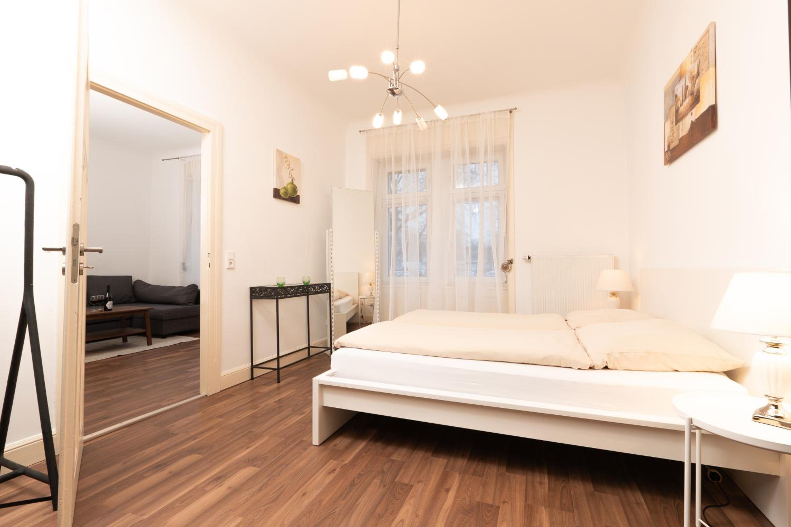 Zentrales Apartment im Westend I Küche I Balkon I für bis zu 4 Personen