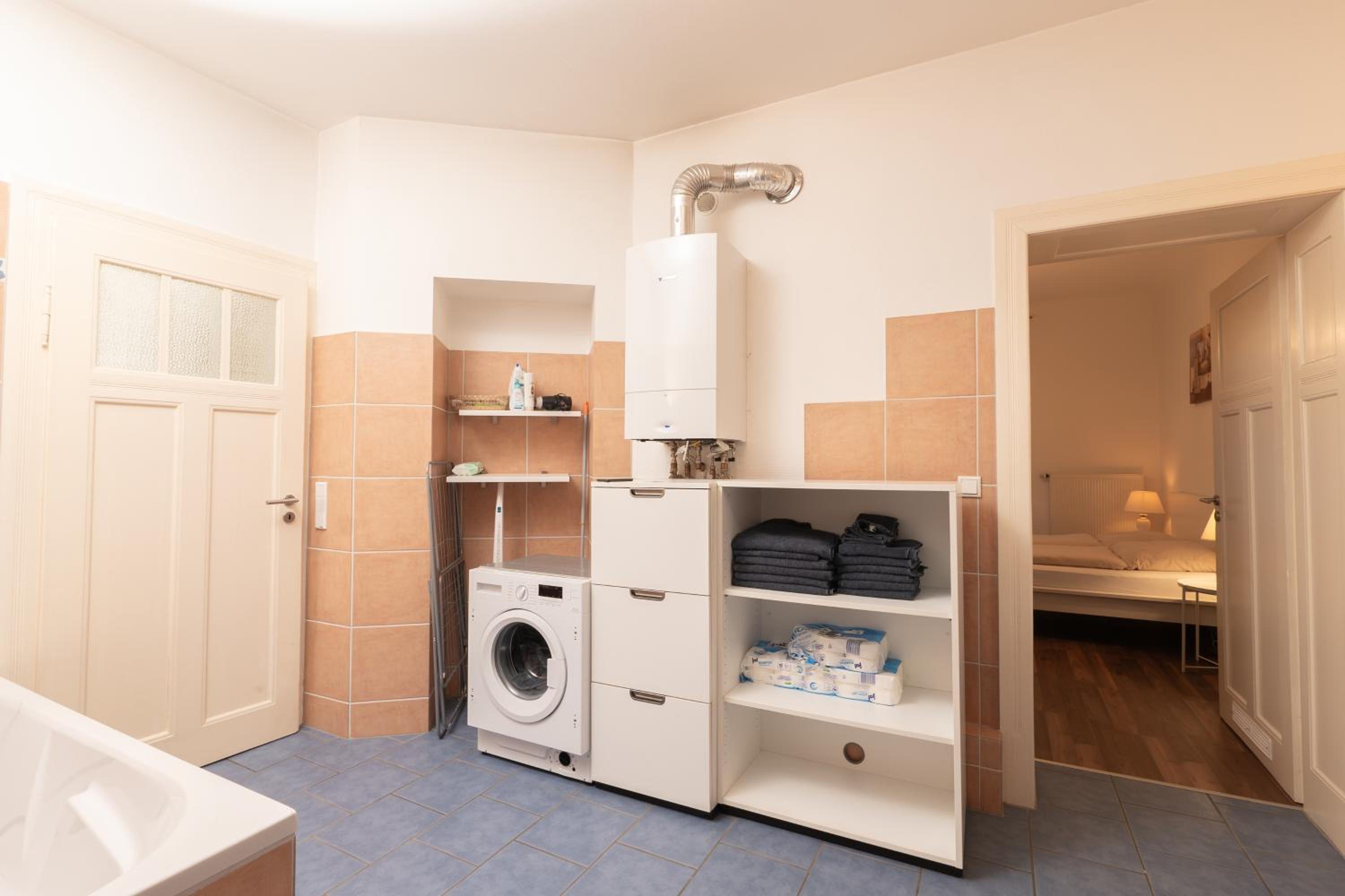 Zentrales Apartment im Westend I Küche I Balkon I für bis zu 4 Personen