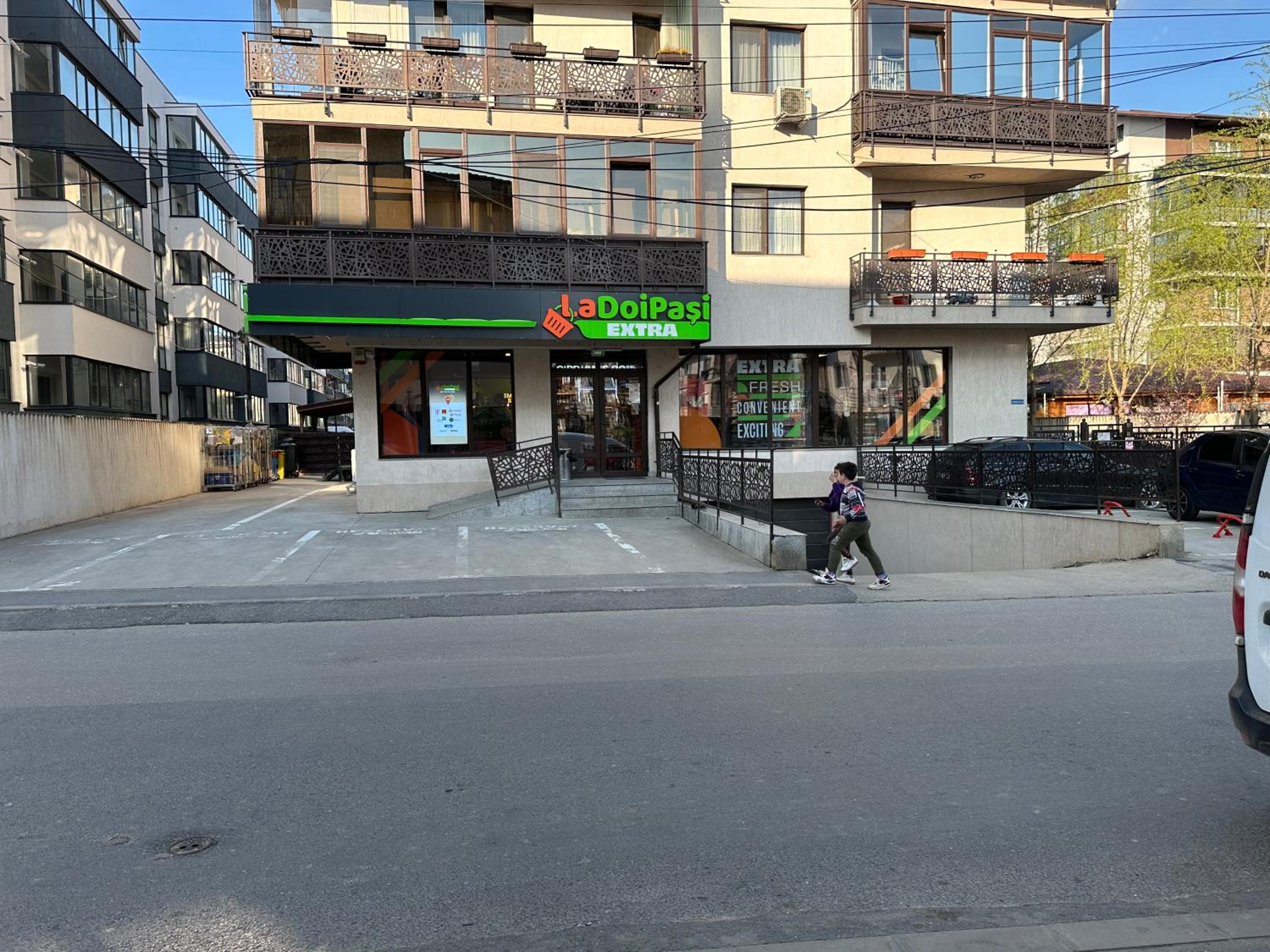 Fundeni Studio Modern