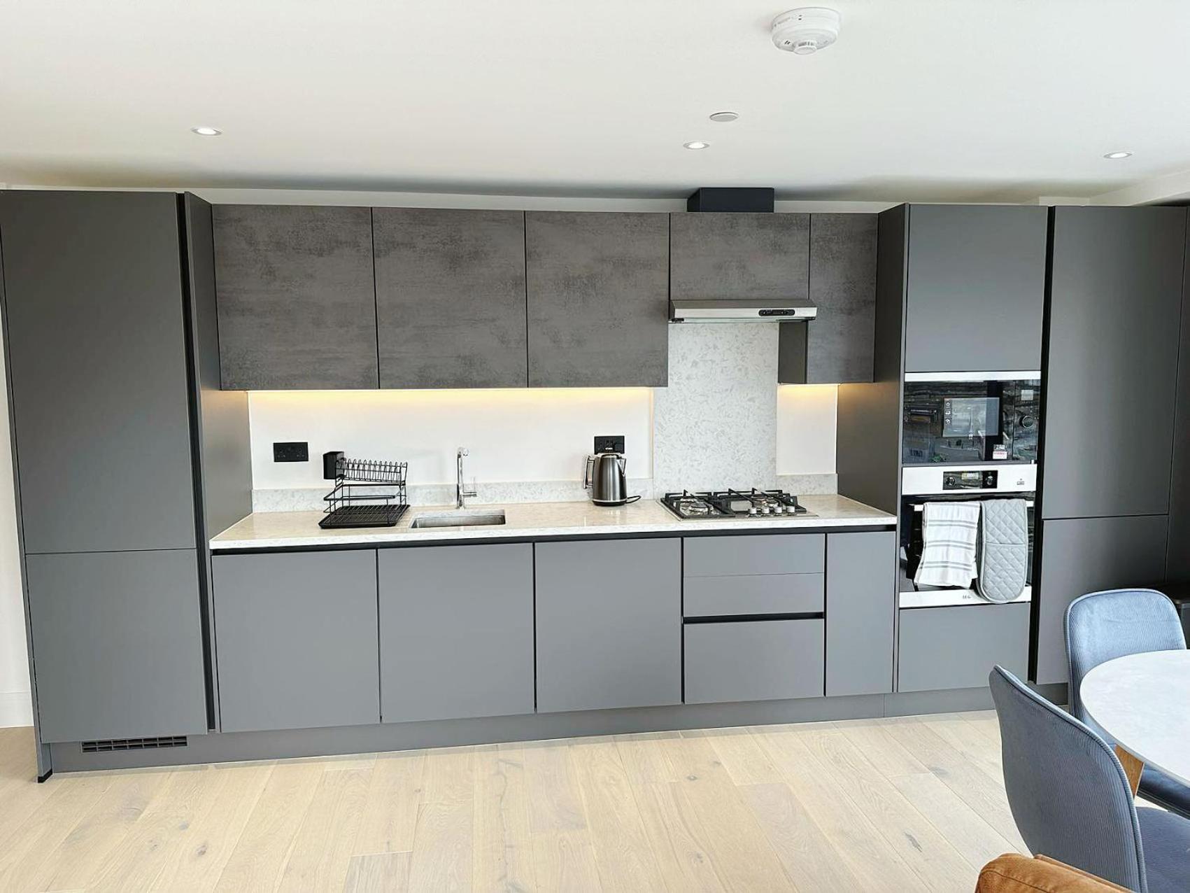 Luxury Modern Flat Near Center
