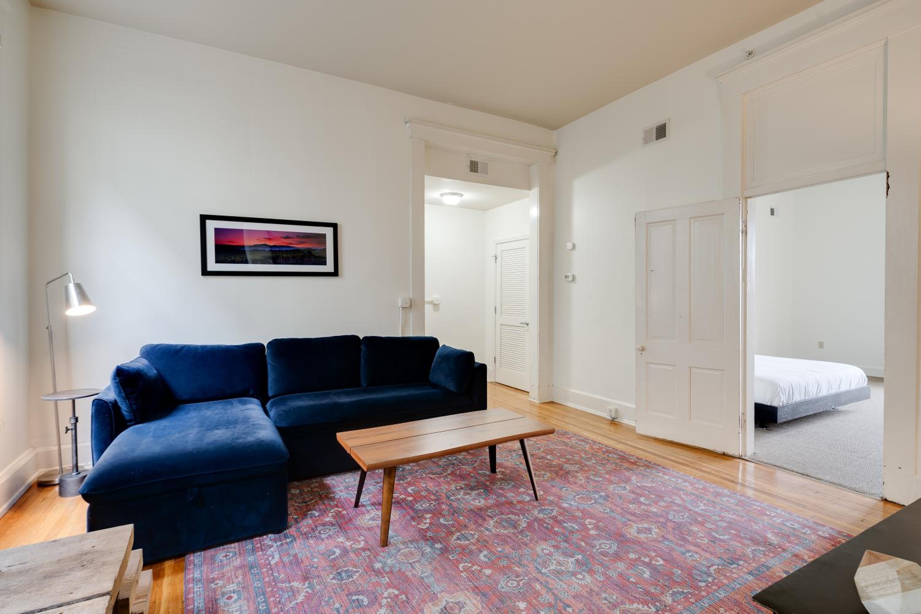 2br Apartment With King Beds, Historic Charm view 4