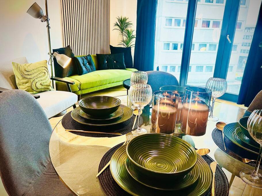 Ivy Suite, Luxe central B'Ham view 4