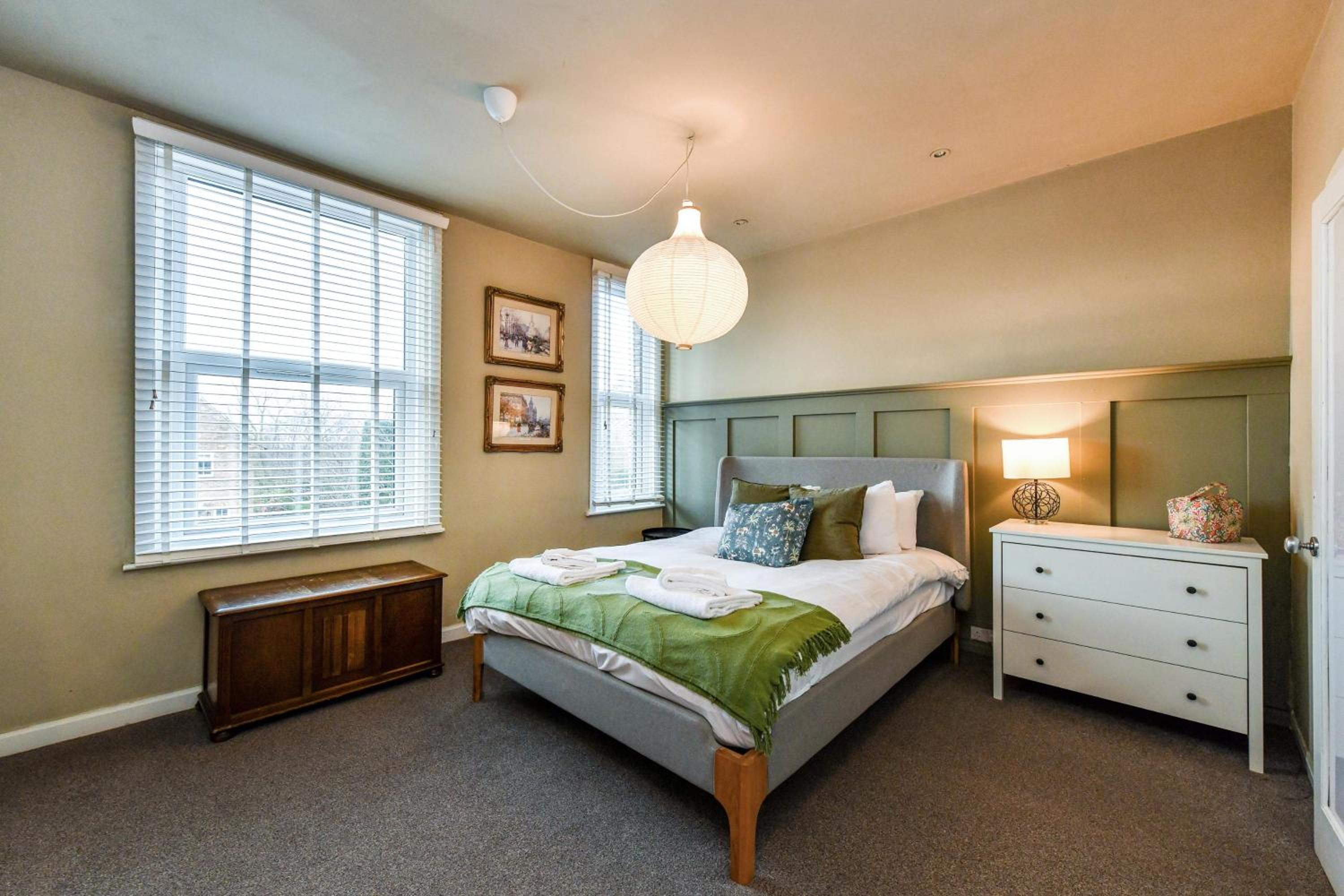 3 Bedroom Semi-Detached House Ideal for Corporate Stays in Nottingham view 4
