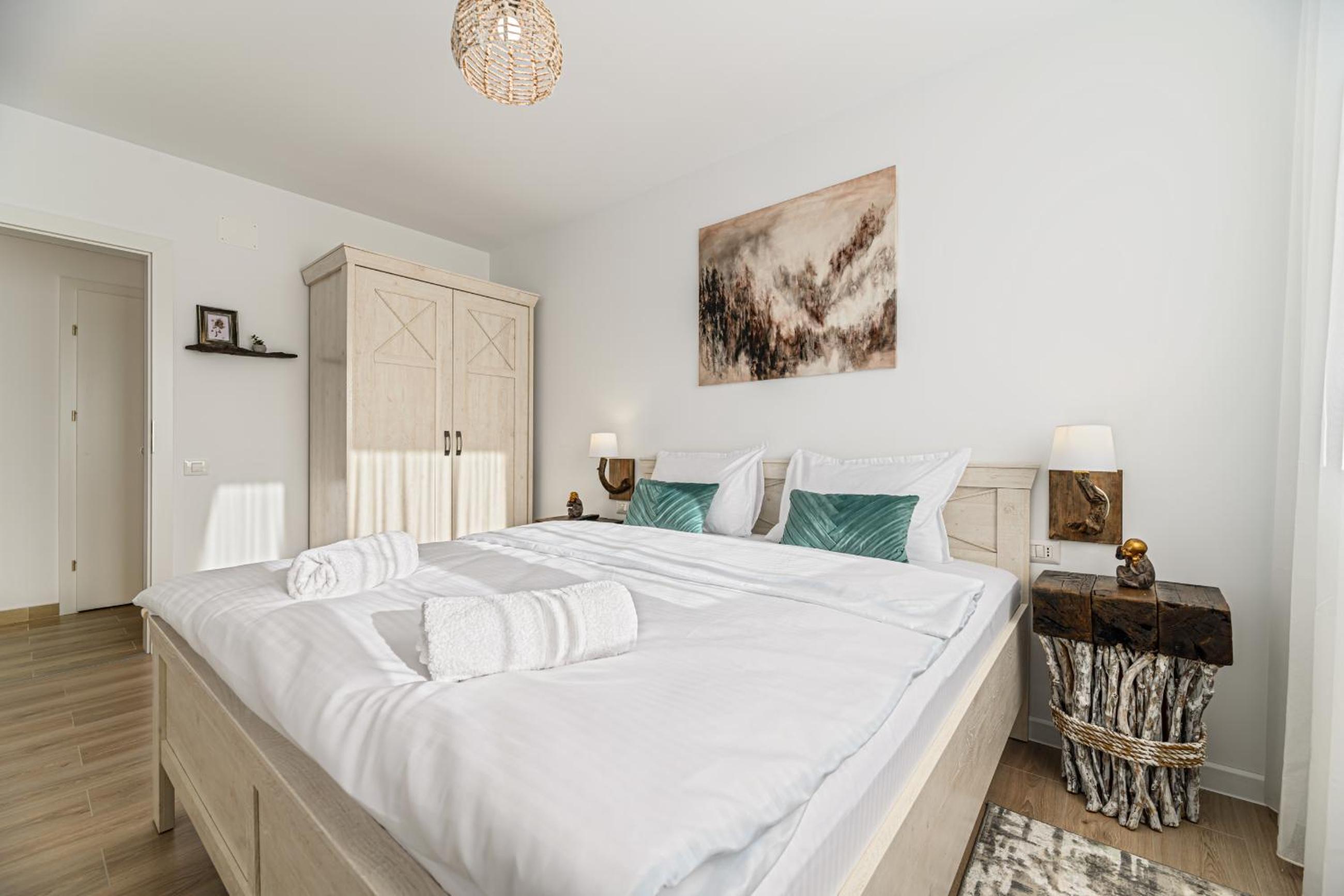 B-Holiday Luxury Apartments Urban Plaza