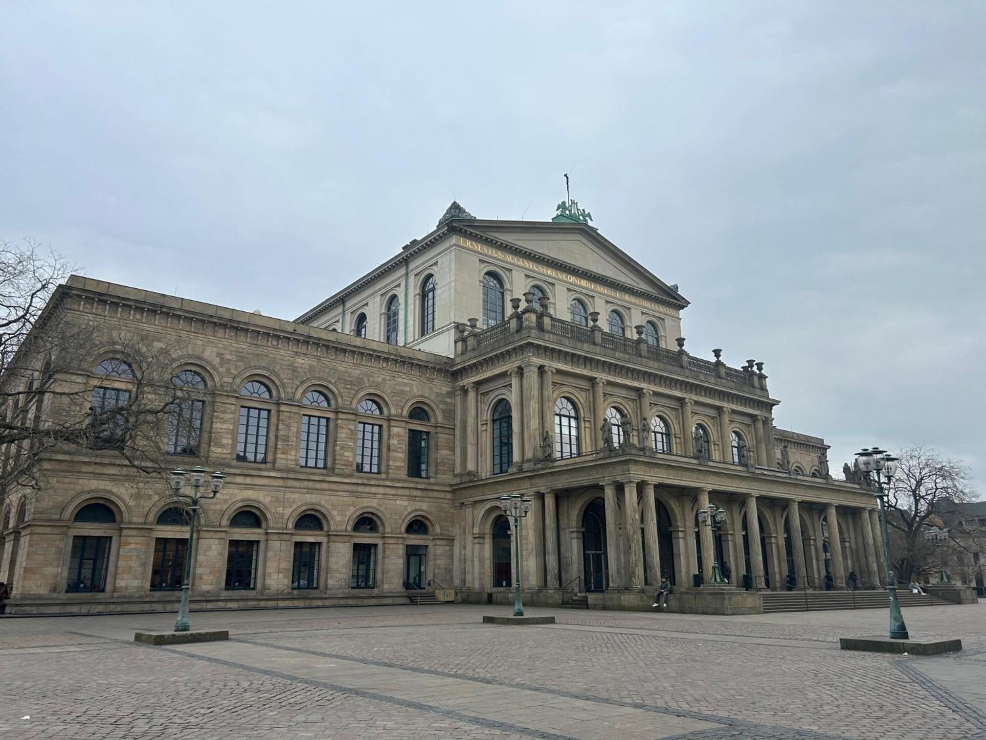 EICH-Penthouse, zentral am Stadtwald mit Ausblick über die Stadt, 24h self check-in, Netflix, DisneyPlus