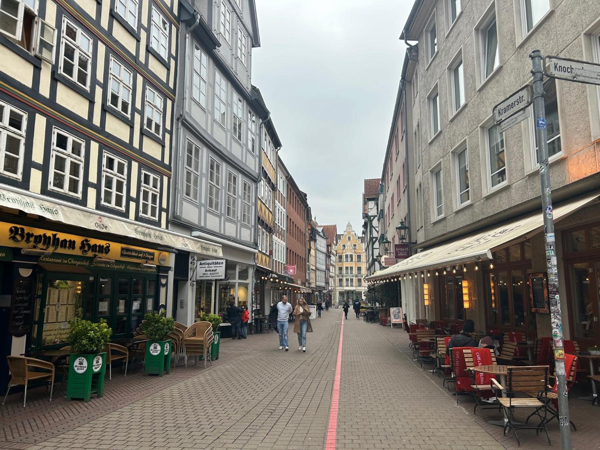 EICH-Penthouse, zentral am Stadtwald mit Ausblick über die Stadt, 24h self check-in, Netflix, DisneyPlus