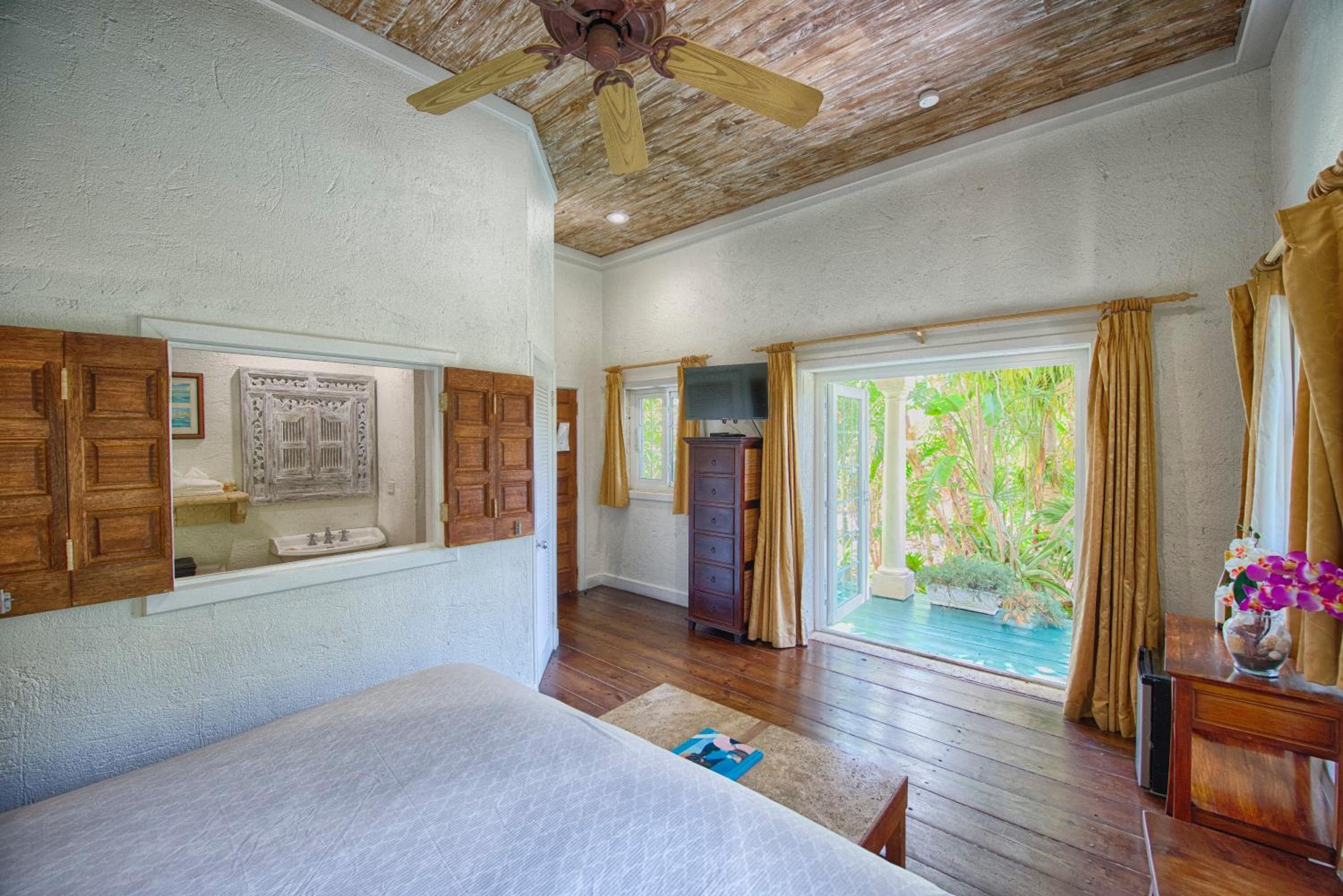 Nassau - Paradise Island Vacations - A Stone's Throw Away - Property Image 5