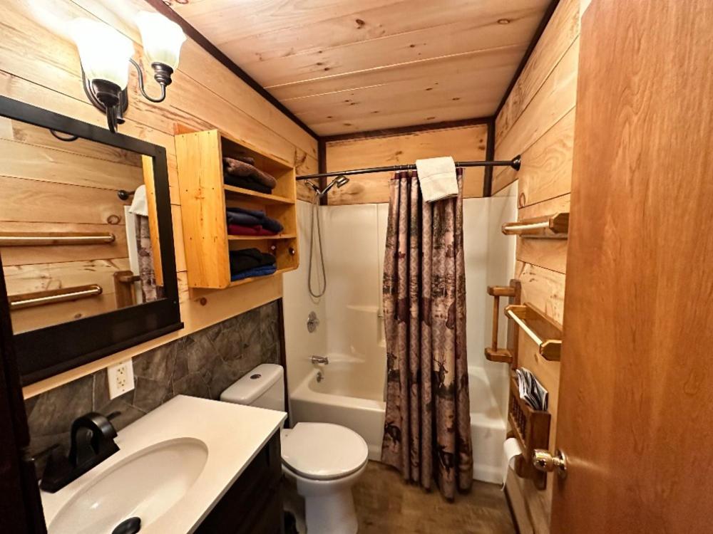 Best Bear Lodge - Property Image 20
