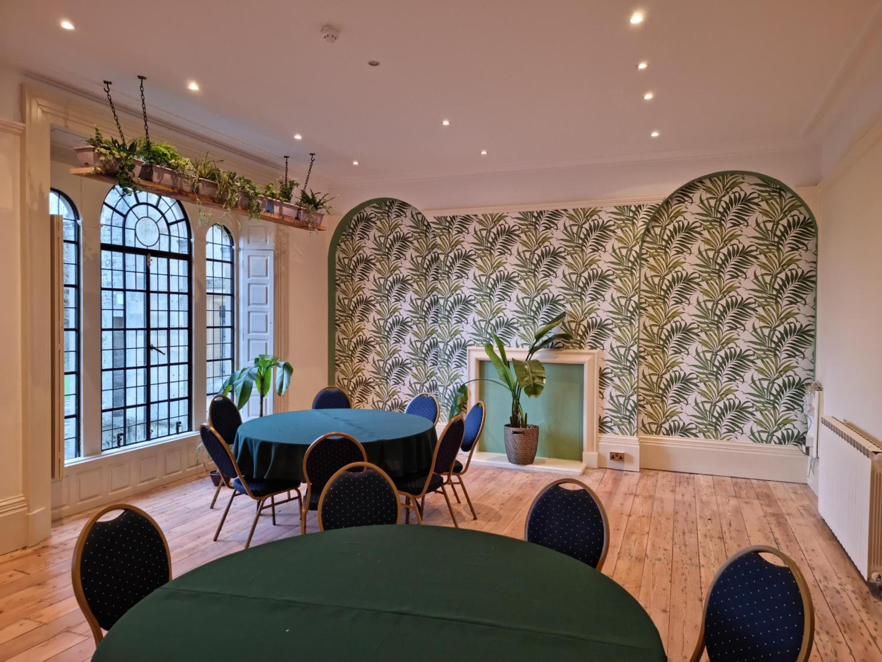 9 Bedrooms Grand Manor House Near Bath, Sleeps 26 view 4