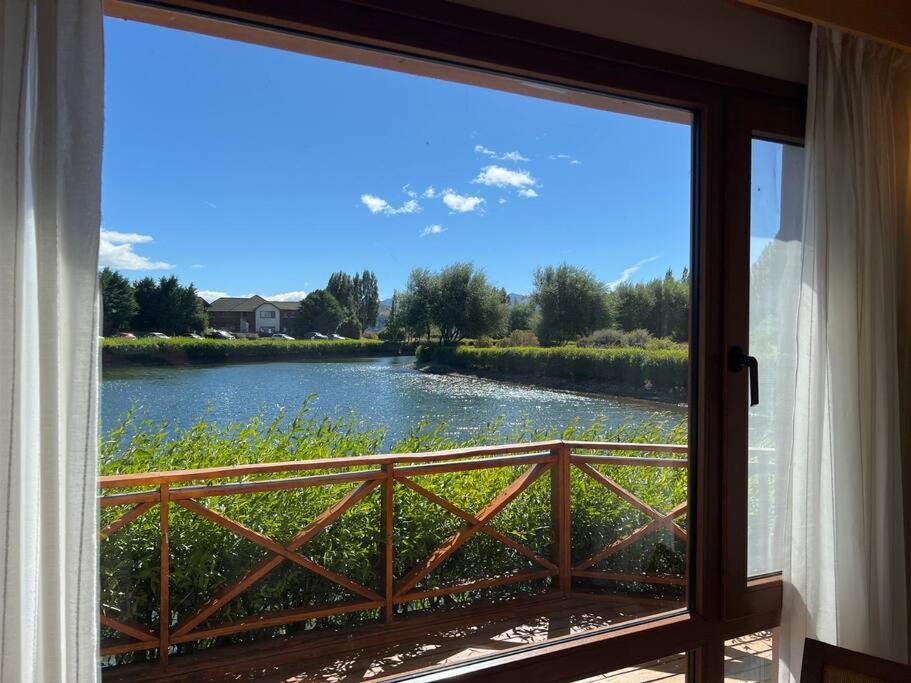 Depto lujoso sobre el lago Nahuel Huapi- -3 hab-