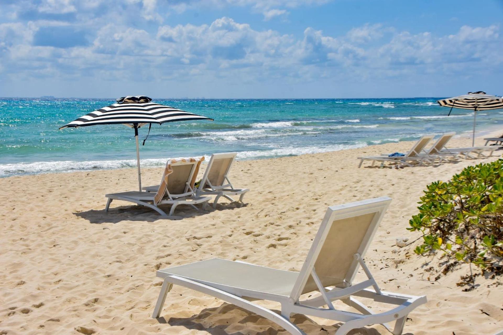 Luxurious Hideaway with Private Beach Access view 3