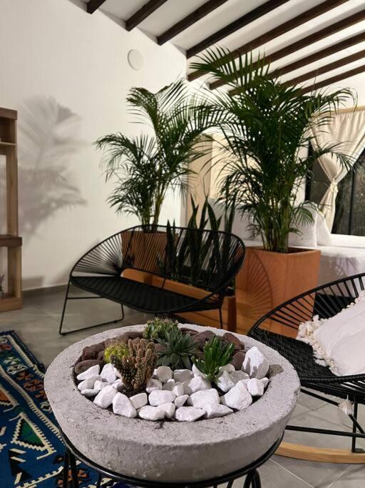 Cálida cabaña aeropuerto mde jacuzzi malla vista al bosque y wifi