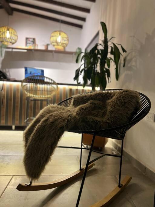 Cálida cabaña aeropuerto mde jacuzzi malla vista al bosque y wifi