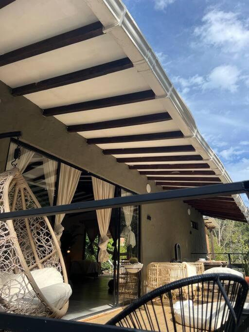 Cálida cabaña aeropuerto mde jacuzzi malla vista al bosque y wifi