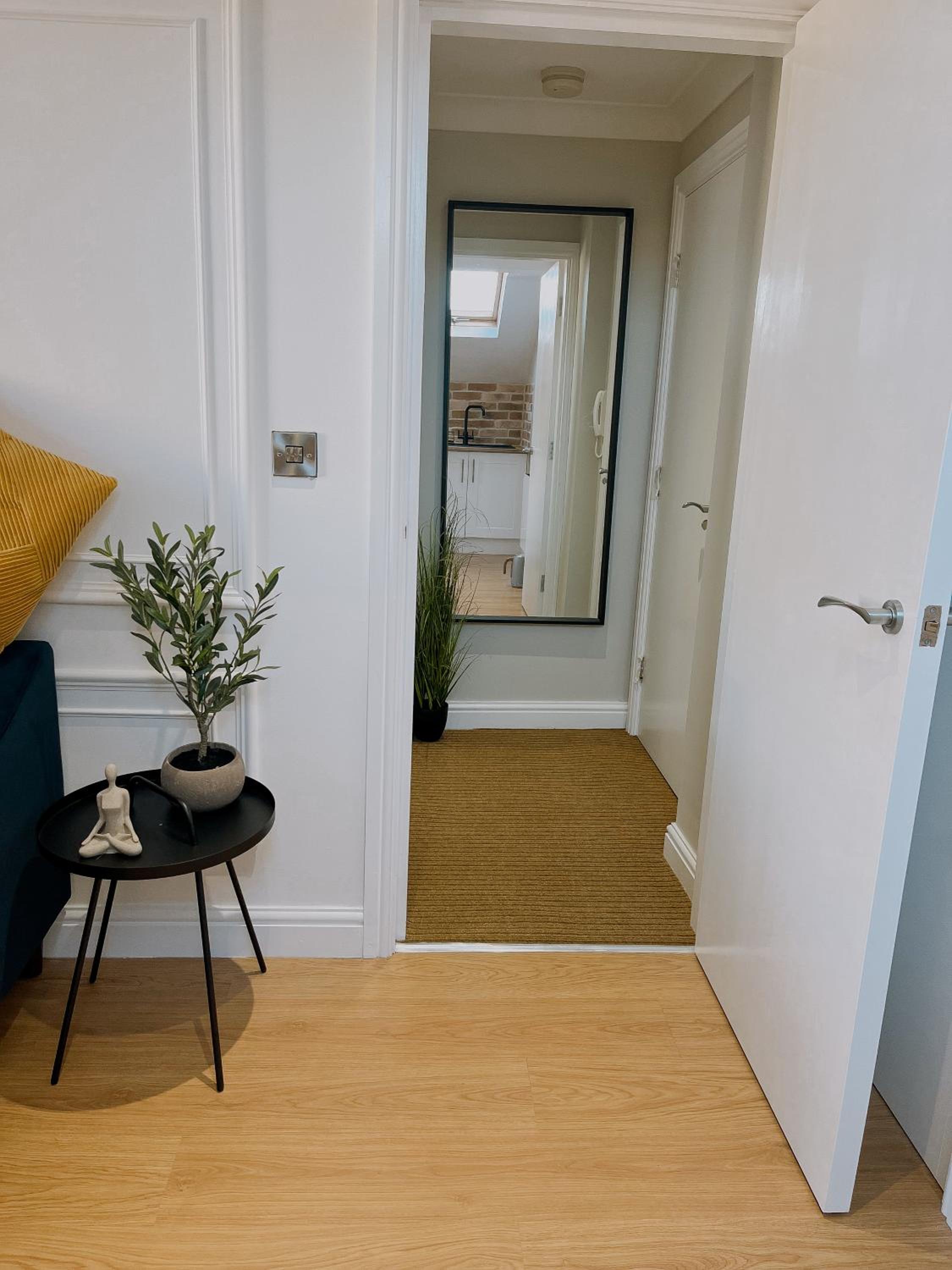 Ivy Shores Apartment