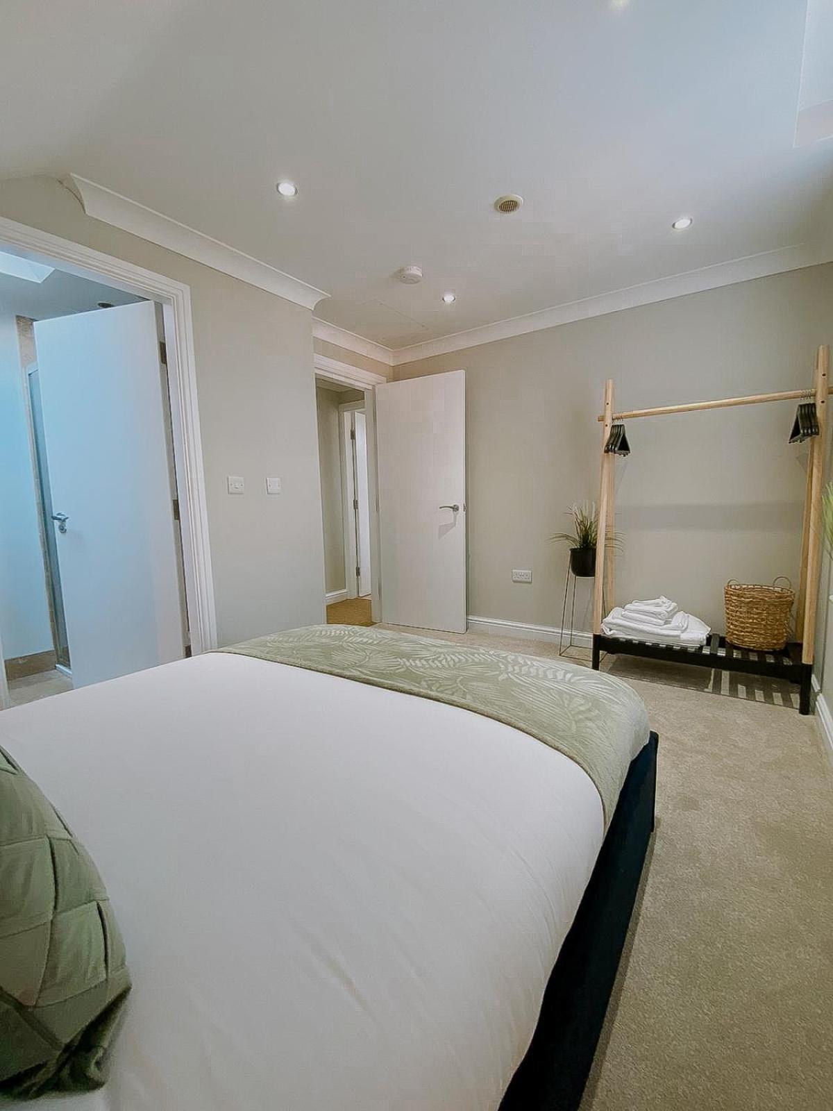 Ivy Shores Apartment