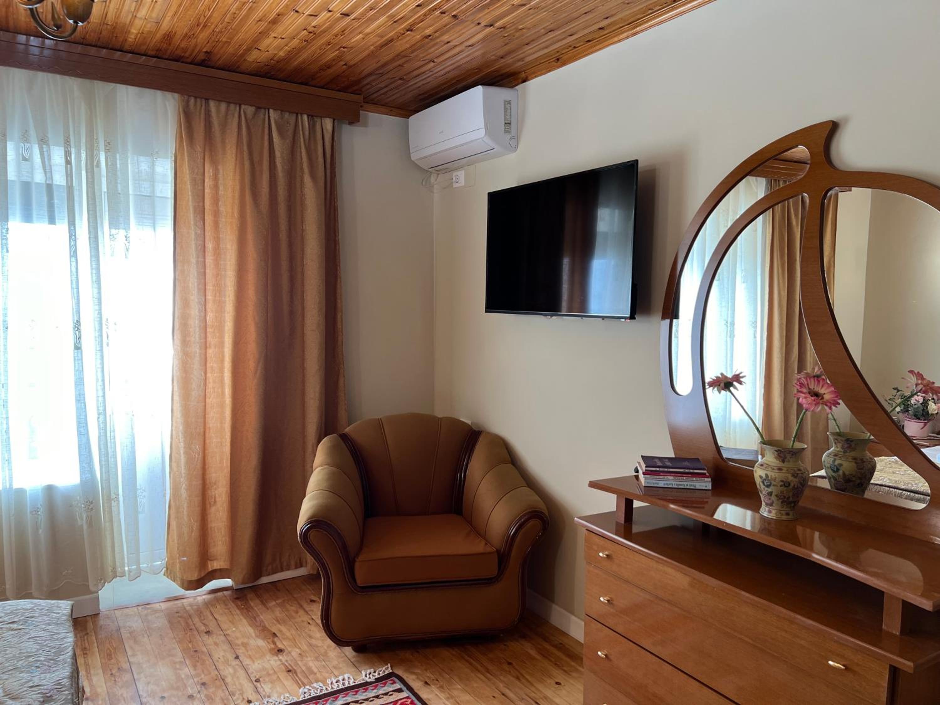 Garden Villa Guni