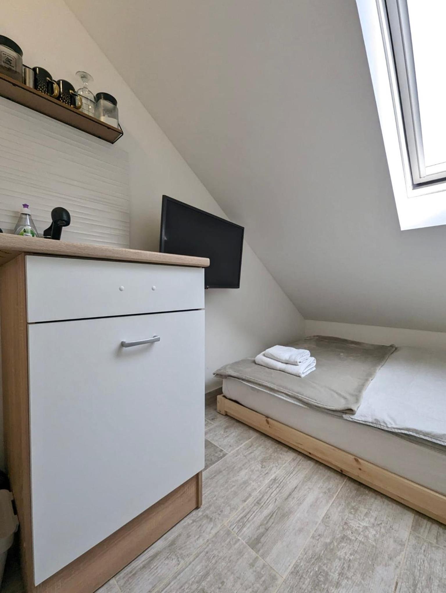 Tiny Urban Tent