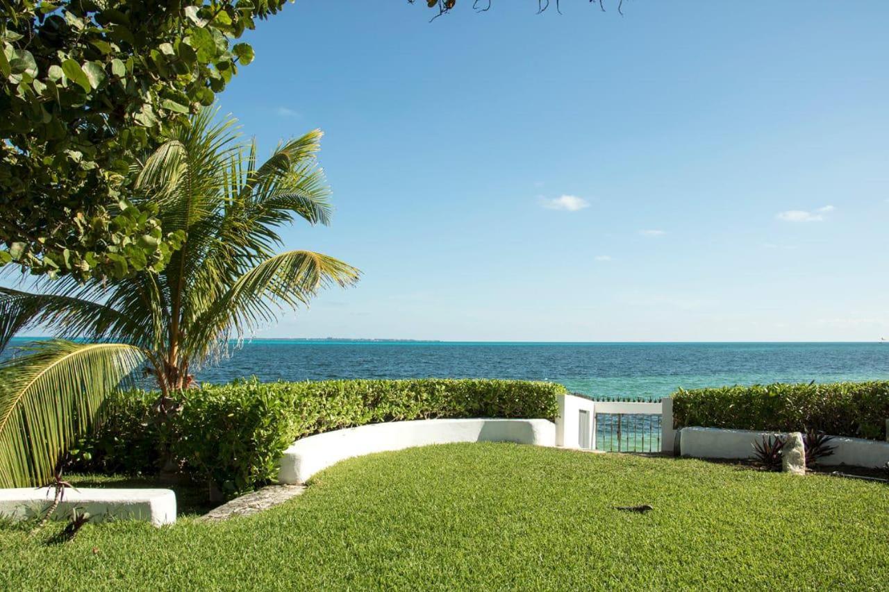 Cancun blue village